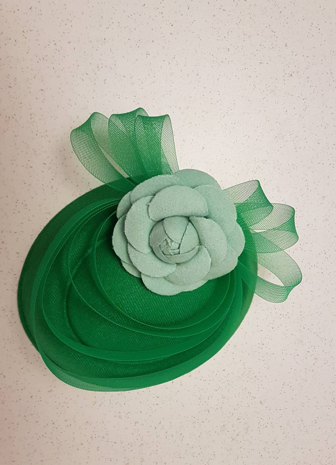 Hat fascinator, Vintage 40s 50s Hat, Green Hat, GREEN Felt like fascinator , Race Cocktail hat, Ascot Hat, Cocktail hat, wedding headpiece