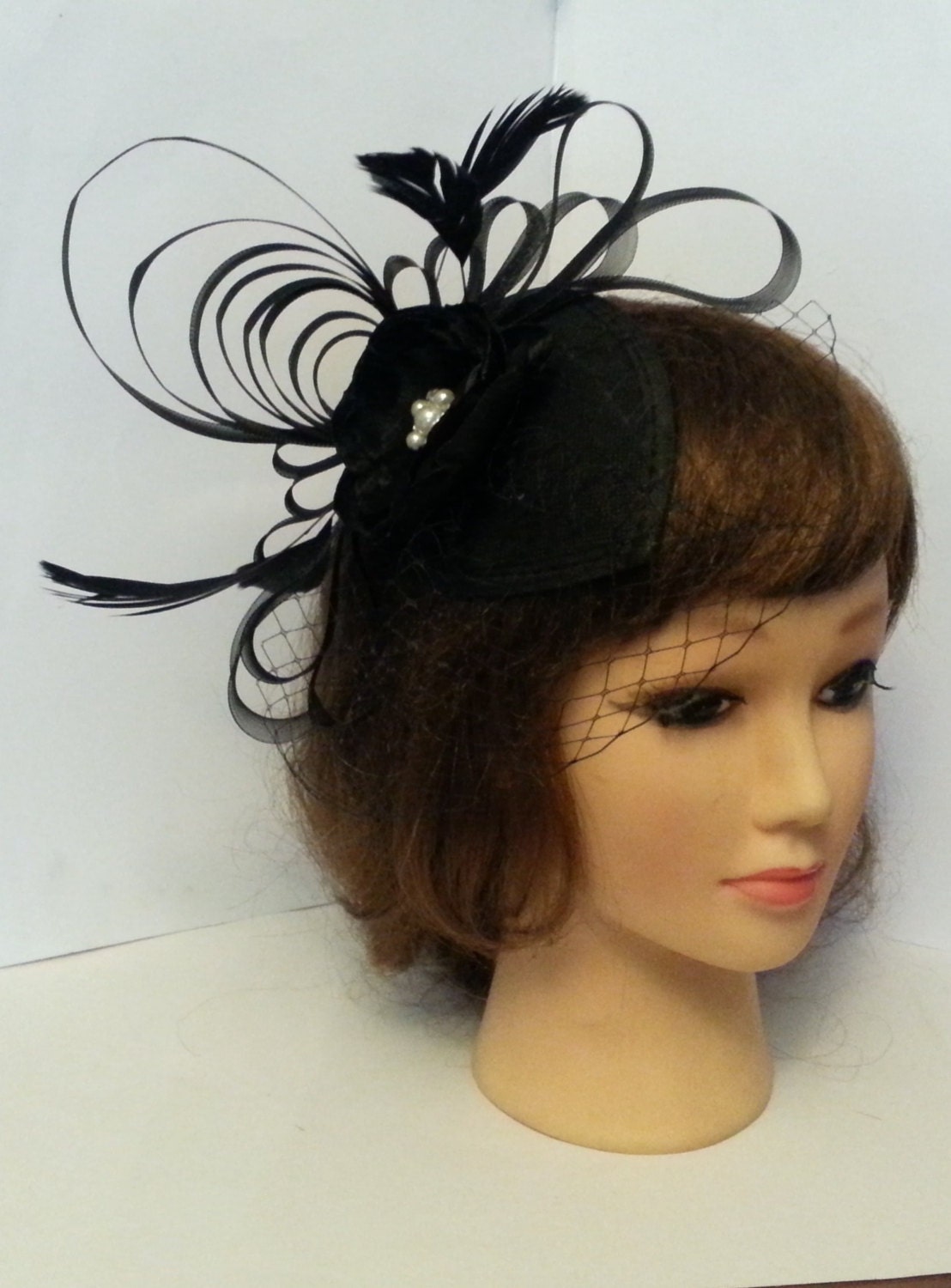 NERO Cappello a forma di gabbia per uccelli con velo a goccia, Fascinator, da sposa, da gara, Royal Ascot, Kentucky Derby, Halloween, cappello a forma di gabbia per uccelli, velo di piume, cappello di ispirazione vintage