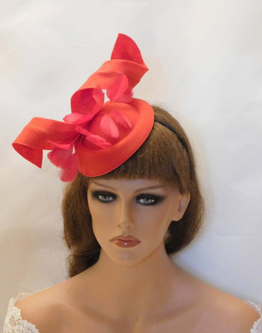 Hat Fascinator Red pillbox hat fascinator  with feathers #Ascot hat Wedding hat Church hat,Cocktail hat fascinator Red hat,Fascinator