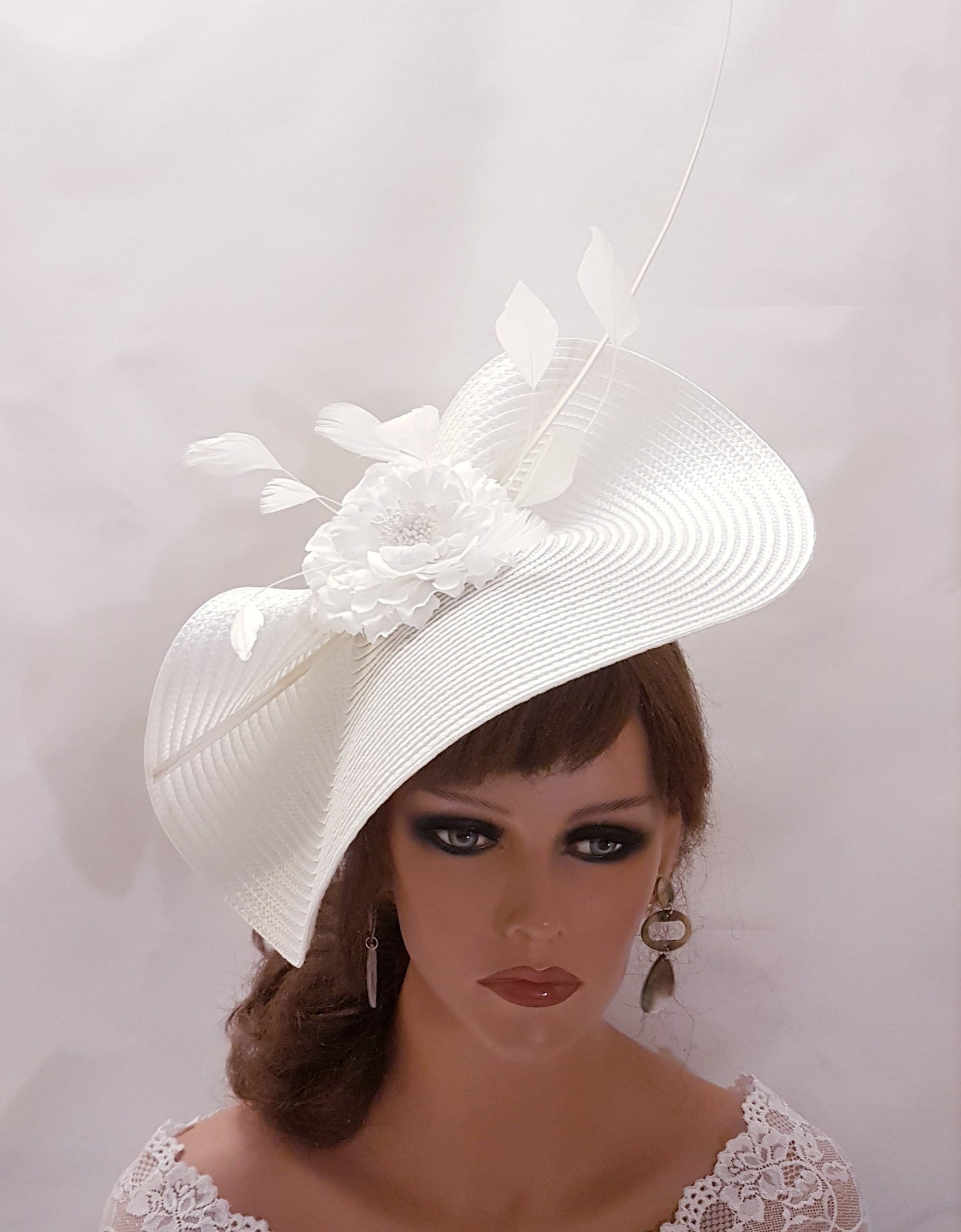 White fascinator large saucer hatinator Quil Floral Church Derby Ascot Race Wedding TeaParty hat Mother of Bride/Groom Hatinator