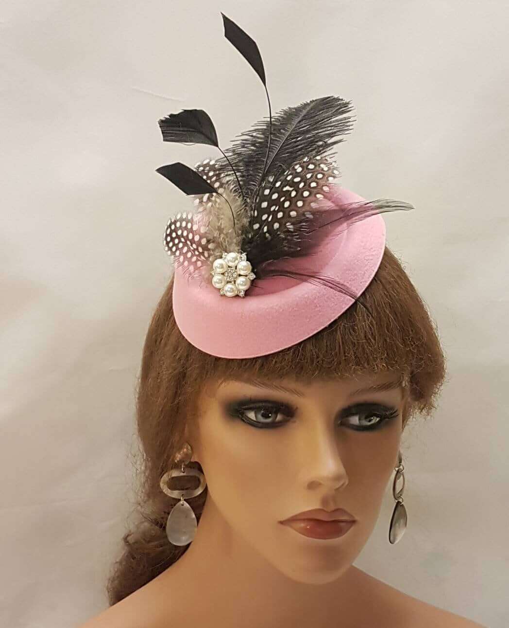 FASCINATOR ROSA Cappello rosa anni '40/'50 Fascinator #Cappello rosa Pillbox Fascinator Cappello da donna con piume Fascinator da sposa Corsa Cocktail Festa delle donne Cappello Ascot