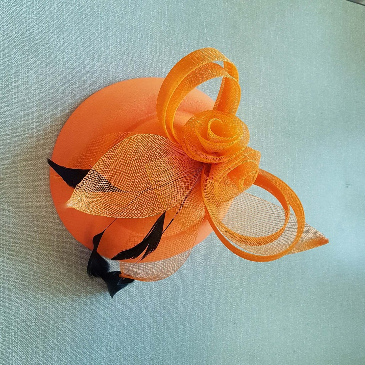 ORANGE FASCINATOR, 40s 50s Orange Hat fascinator # Orange Feather hat fascinator, Race,Cocktail, Ladies day, Ascot hat Feather flower hat