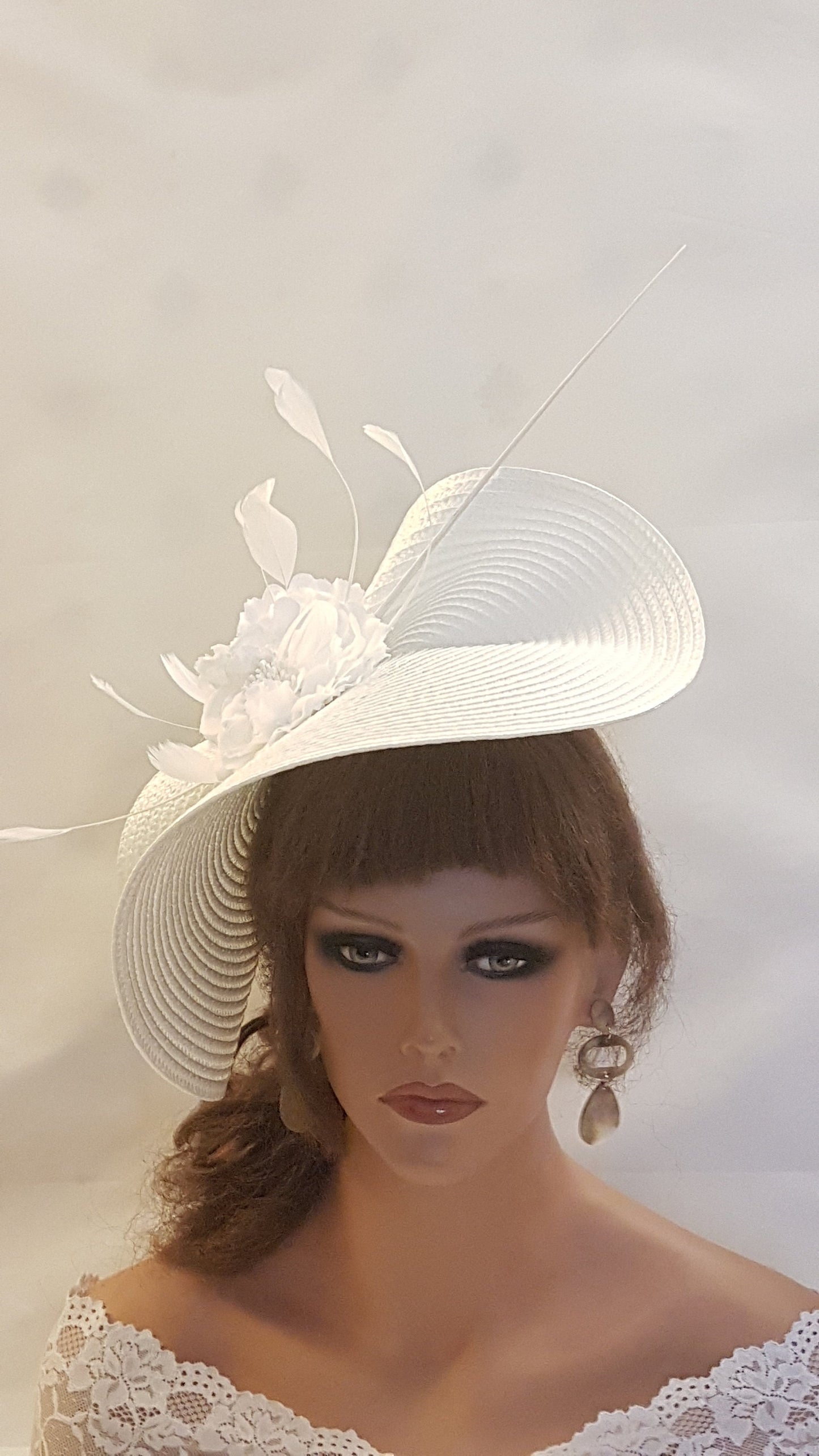 White fascinator large saucer hatinator Quil Floral Church Derby Ascot Race Wedding TeaParty hat Mother of Bride/Groom Hatinator
