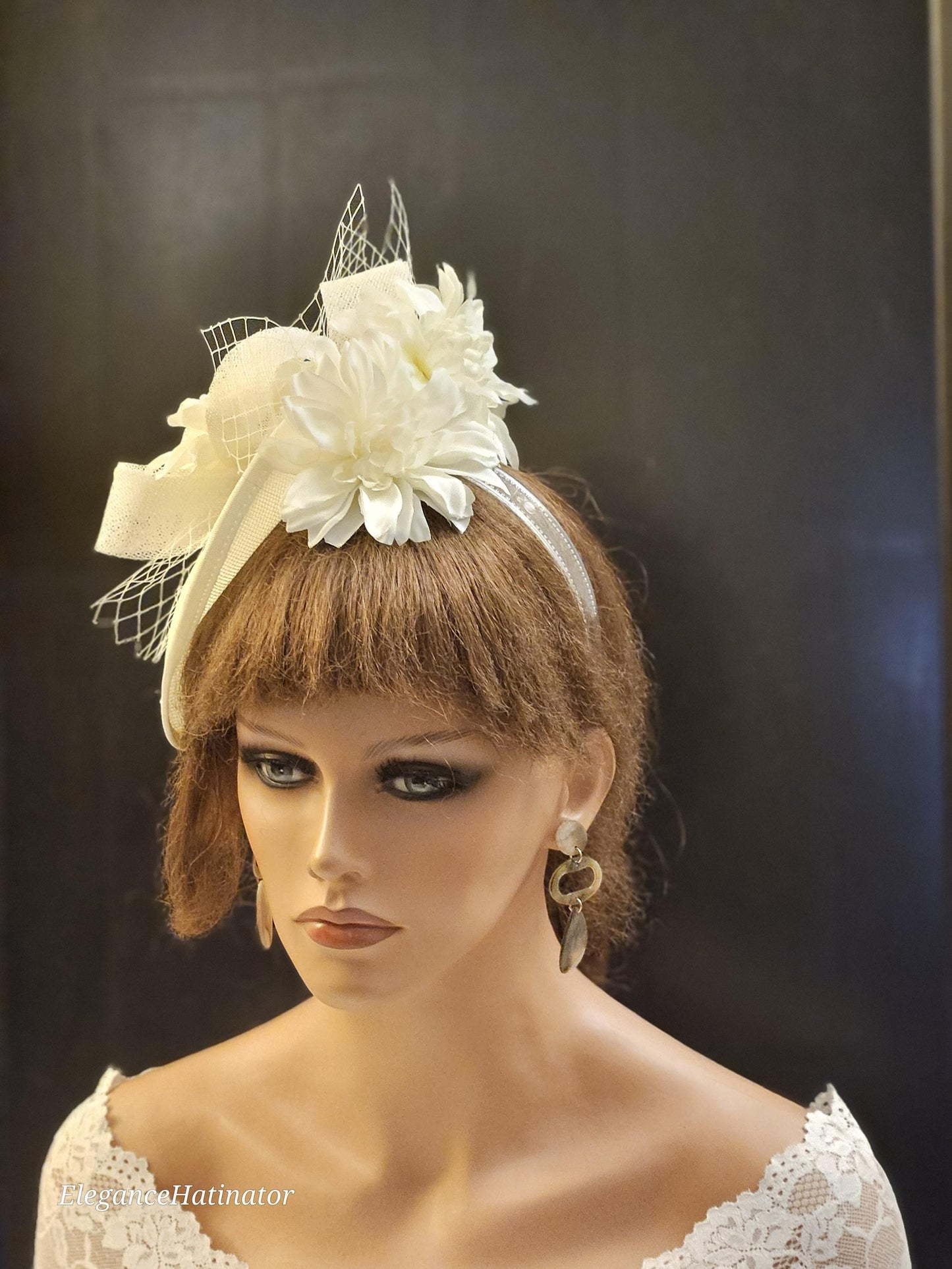 IVORY fascinator Diped disc hatinator Sinamay bow, Flowers Church Derby Ascot Royal Wedding TeaParty hat Mother of Bride/Groom hat Facinator
