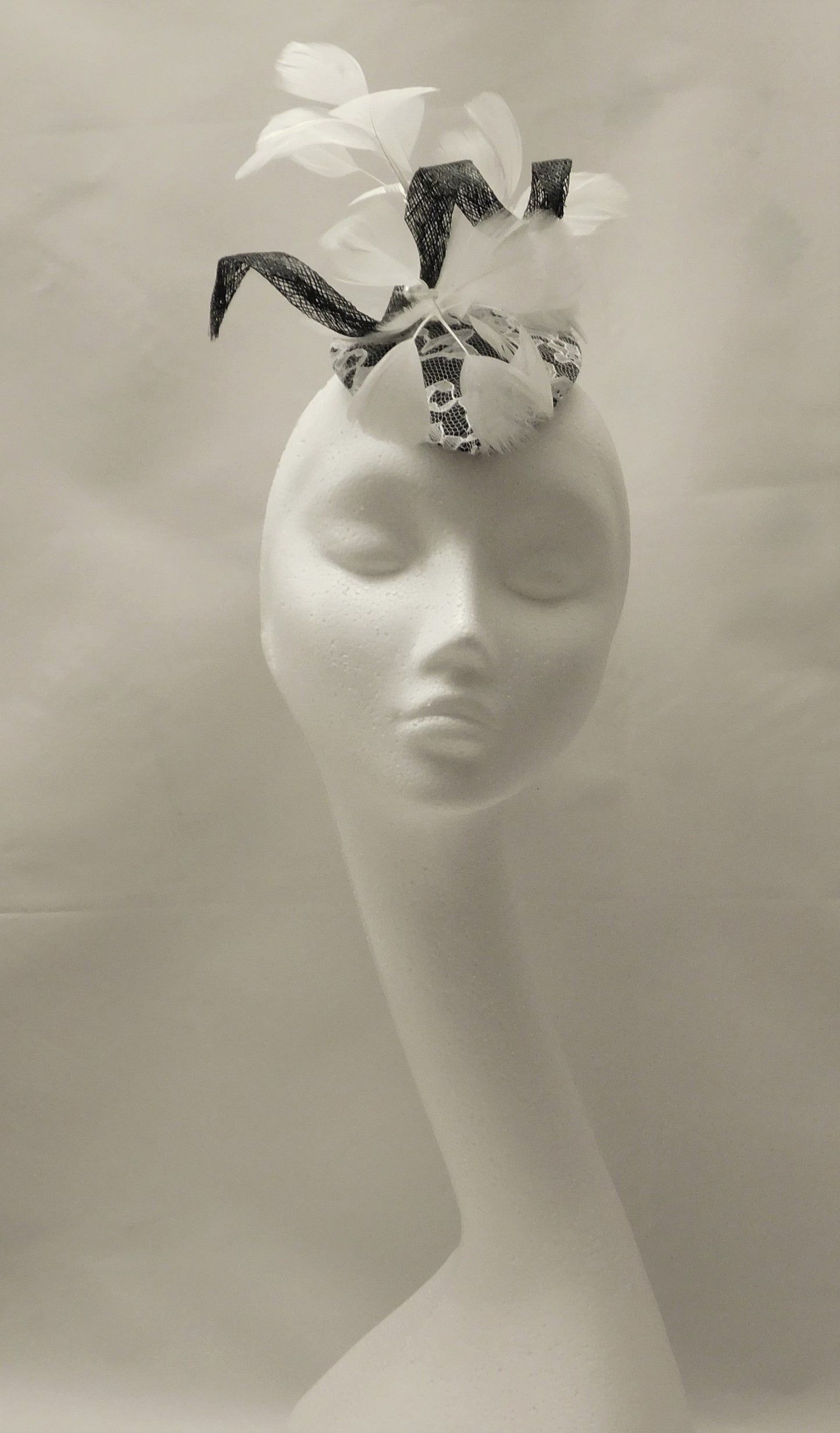 Hat Fascinator BLACK & WHITE fascinator hat, Ladies hAT Cocktail, Race,Wedding,Goodwood revival, Wedding fascinator. Feather hat fascinator