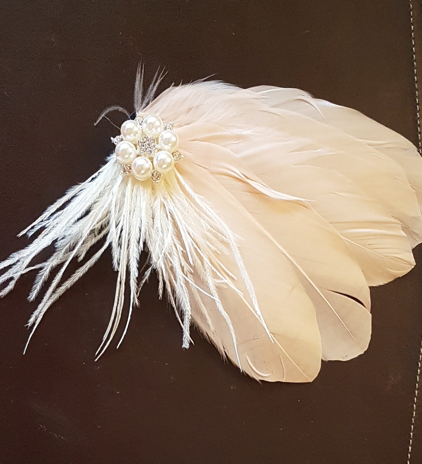 Bridal Hair Clip, PALE NUDE PINK Bridal Feather Fascinator, Feather Hair Piece, Wedding Hair Accessory, wedding fascinator, feather hairclip