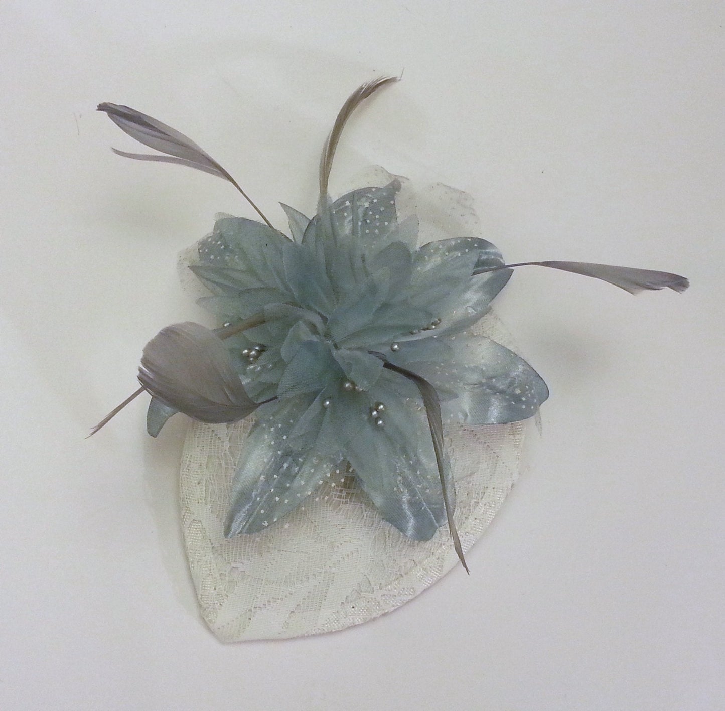RED and WHITE Hat Black Navy Silver Grey Pink Royal blue, Dusty pink Feather Flower hat fascinator, Ladies cocktail hat. 40s 50s hat fascin
