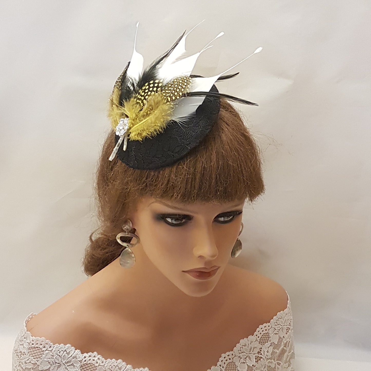 Fascinator nero Cappello in pizzo nero Cappello senape Oro Nero Bianco Cappello con piume Chiesa Ascot Matrimonio TeaParty Corsa Cappello da cocktail Fascinator NERO