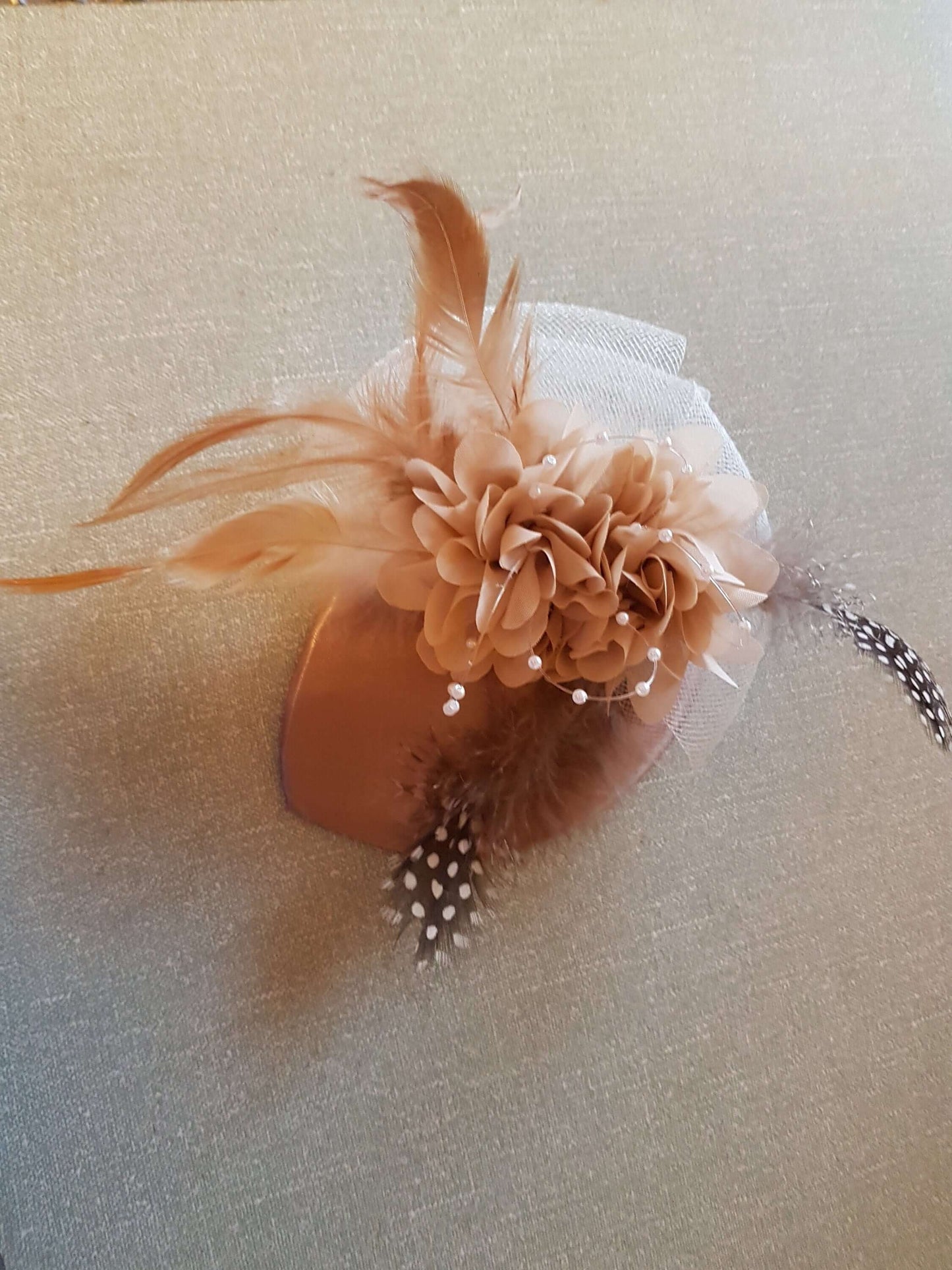 Feather fascinator hat, Vintage 40s 50s Teardrop Hat, Antique Champagne hat, Fascinator, wedding hat, Ascot Race Cocktail teardrop hat