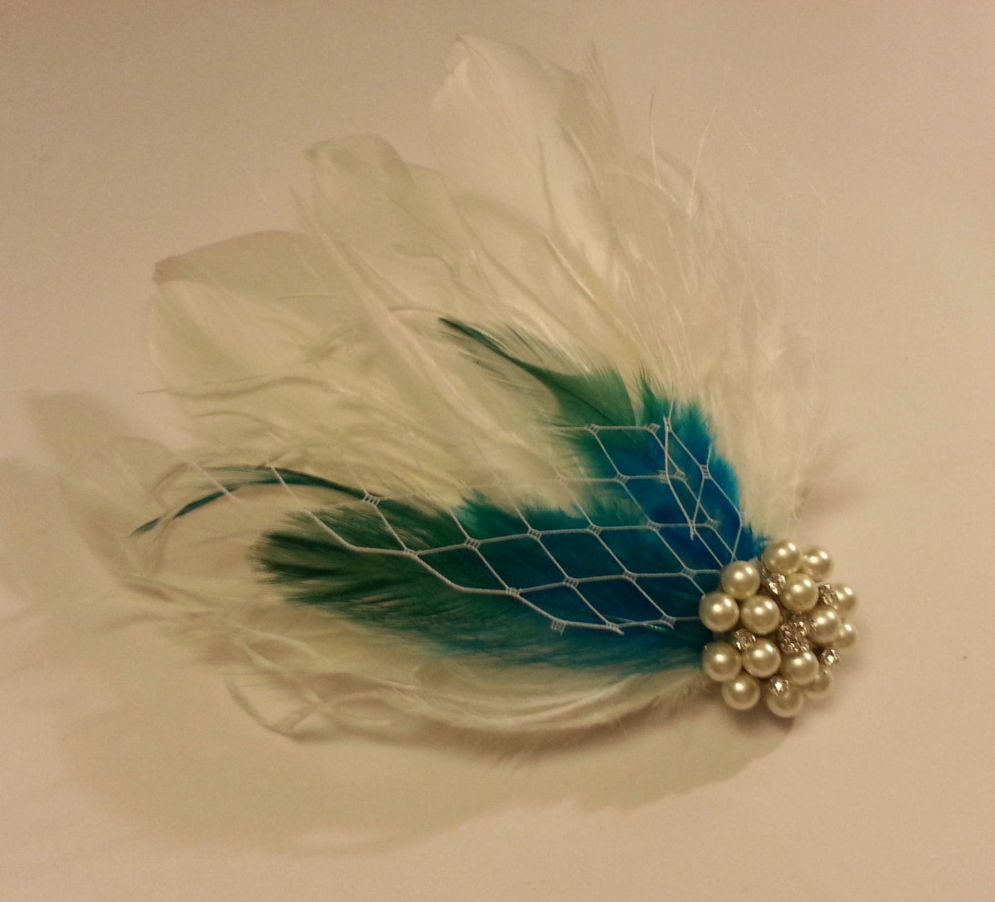 Bridal hair clip,Peacock blue & White feather clip Bridal Hair Piece Bridal Feather Fascinator, Feather Hair Piece, Wedding Hair Accessories