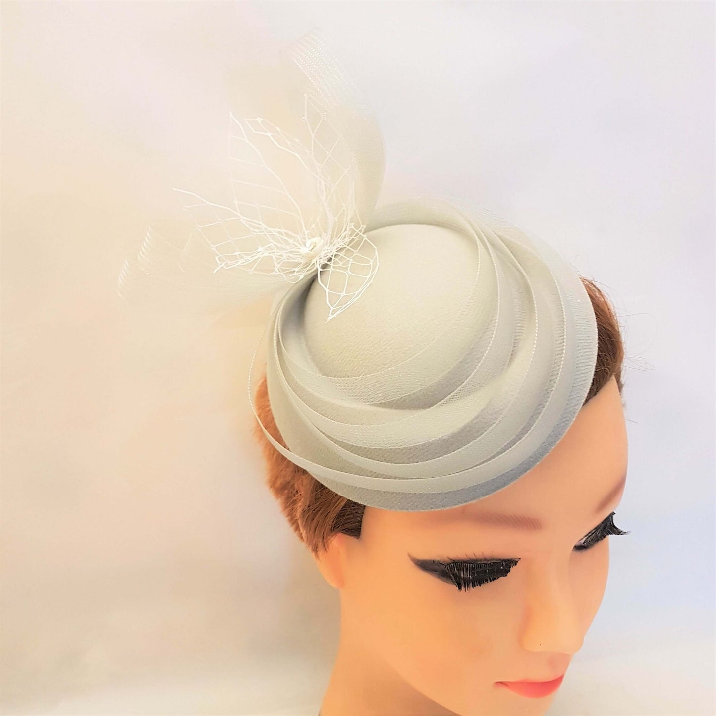 Silver Grey fascinator Pillbox hatinator Crinoline bow, Nett Church Derby Ascot Royal Wedding Tea Party hat Mother of Bride/Groom Facinator