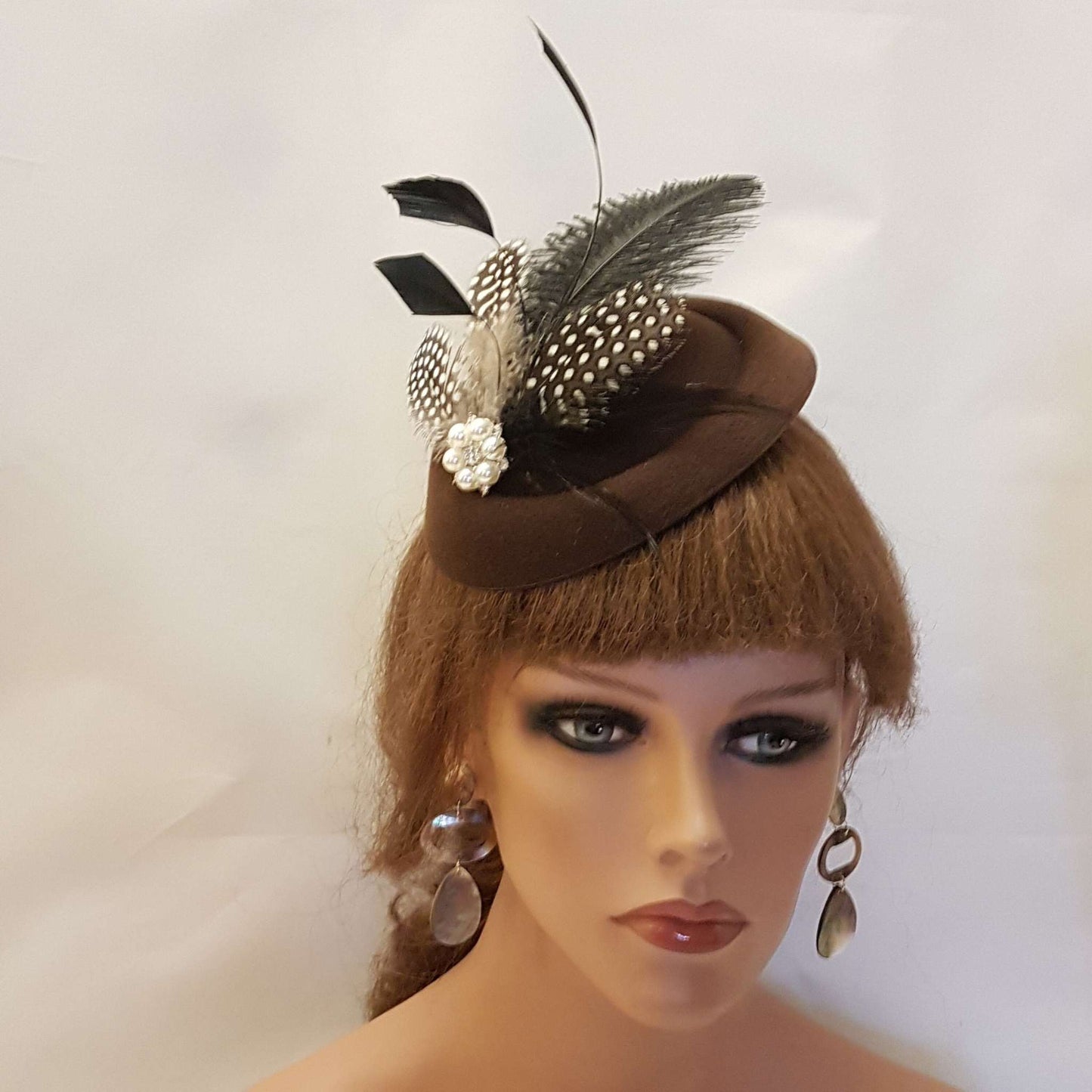 BROWN HAT FASCINATOR, 40s 50s Brown Hat fascinator #Brown hat fascinator, Ostrich,Spotty Gunia Feather hat Race,Cocktail,Ladies,Ascot hat