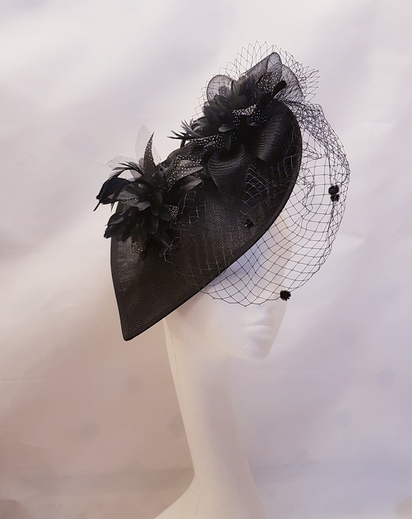 BLACK HAT Fascinator with Silk flowers Feathers Chenille Spot French Netting Veil Wedding Ceremoney Hatinator Cocktail Ascot Hat Fascinator