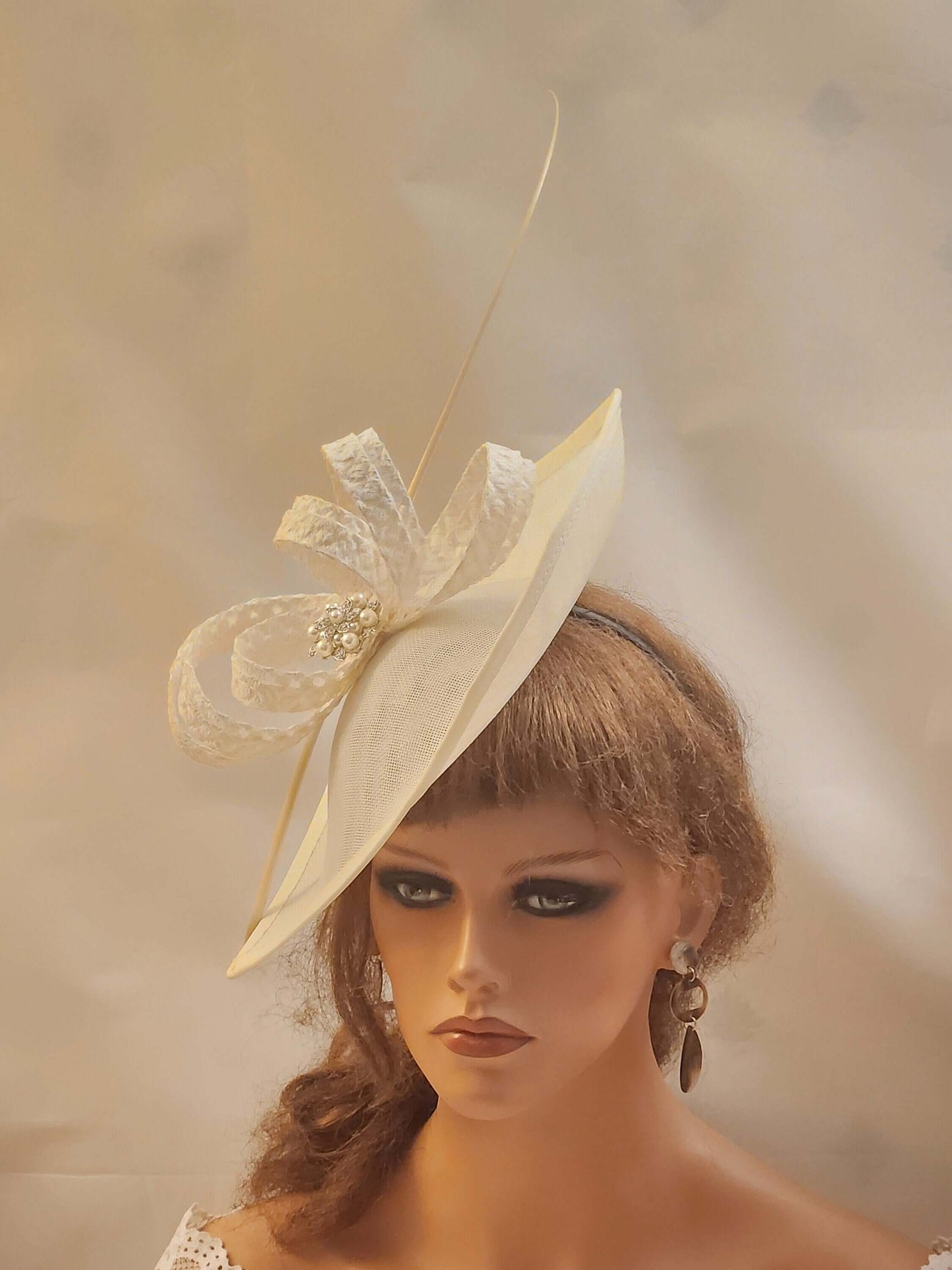 IVORY fascinator large 30 cm Tear drop hatinator Quil Floral Church Derby Ascot Race Wedding TeaParty hat Mother of Bride/Groom Hatinator