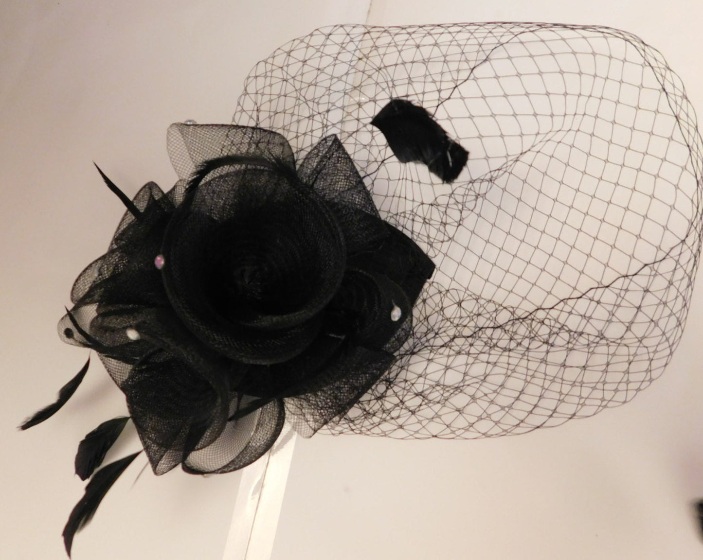 BLACK Birdcage veil Teardrop HAT Fascinator Weddings Race Ascot Goodwood Halloween Vintage inspired French net veil feather mini HAT