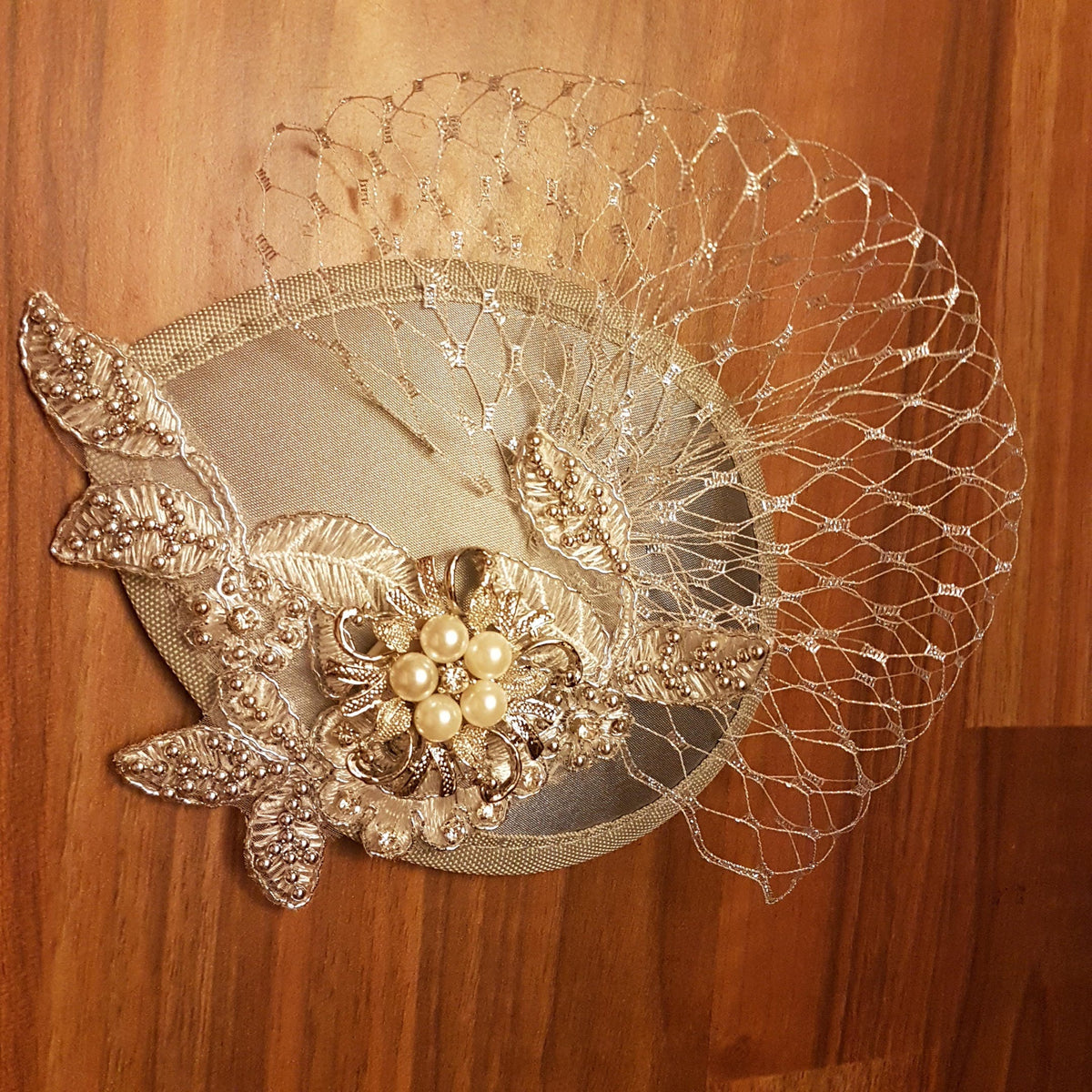 Bridal hat fascinator Wedding Bridal Cocktail Ascot Prom hat fascinator Silver grey hairpiece Weddding hat fascinator Bridal Head piece
