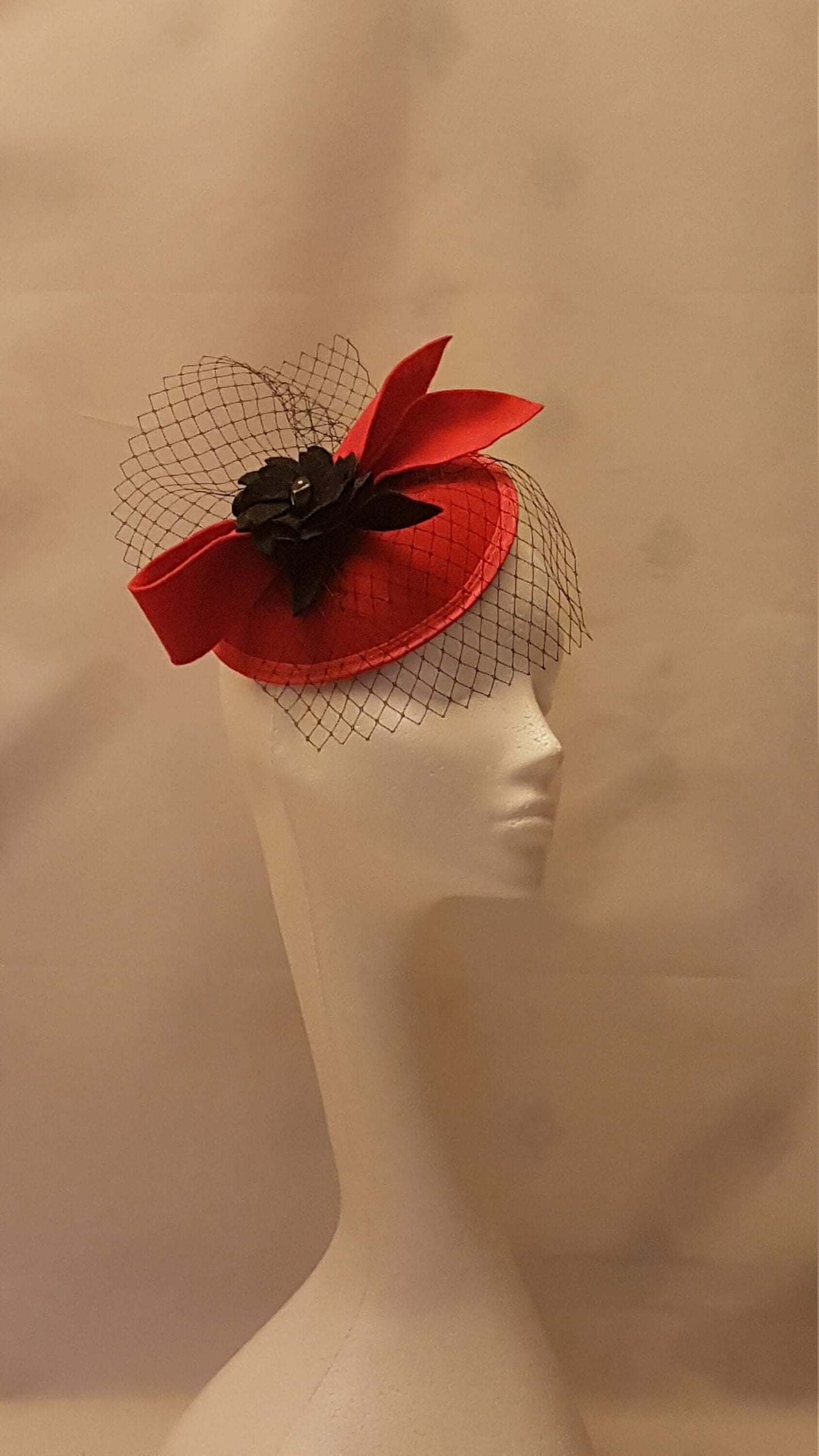 RED & BLACK Birdcage veil Hat with Black,Red felt bow. Wedding, Race,Cocktail,Church hat fascinator