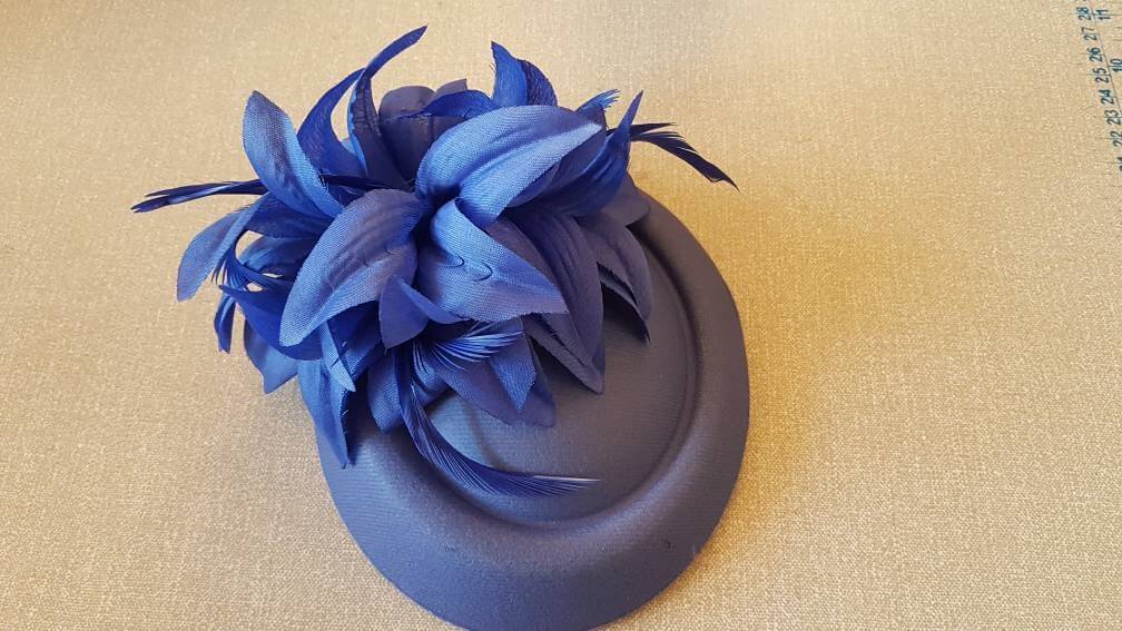 Lilac Blue FASCINATOR, 40s 50s Blue Hat fascinator # Feather hat fascinator, Race,Cocktail,Ladies day,Ascot hat Lilac/ blue flower hat
