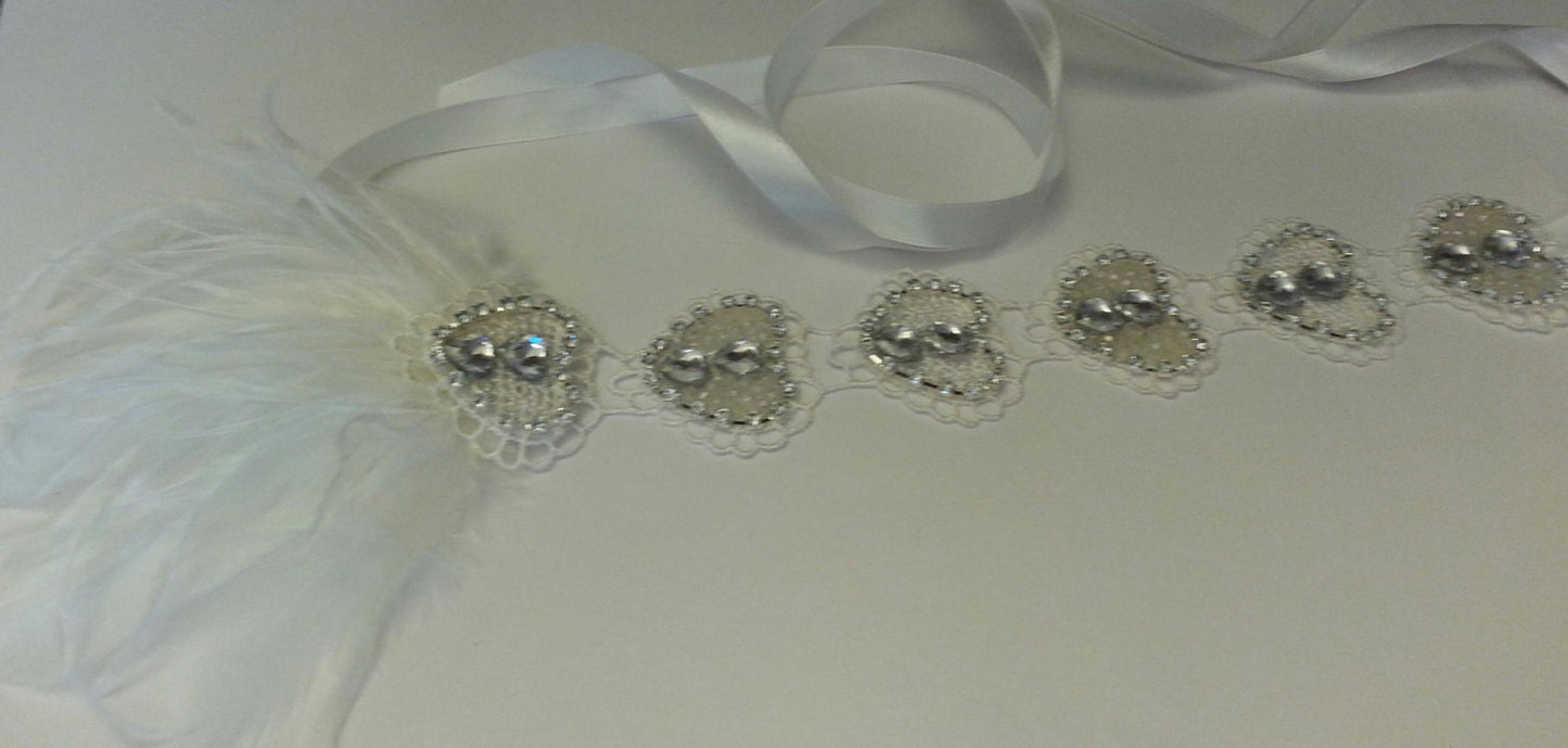 Fascia per capelli Gatsby Flapper anni '20, copricapo da sposa, fascia per capelli Gatsby con perline di cristallo scintillanti anni '20 e '40, fascinator di cristallo con piume nere o bianche