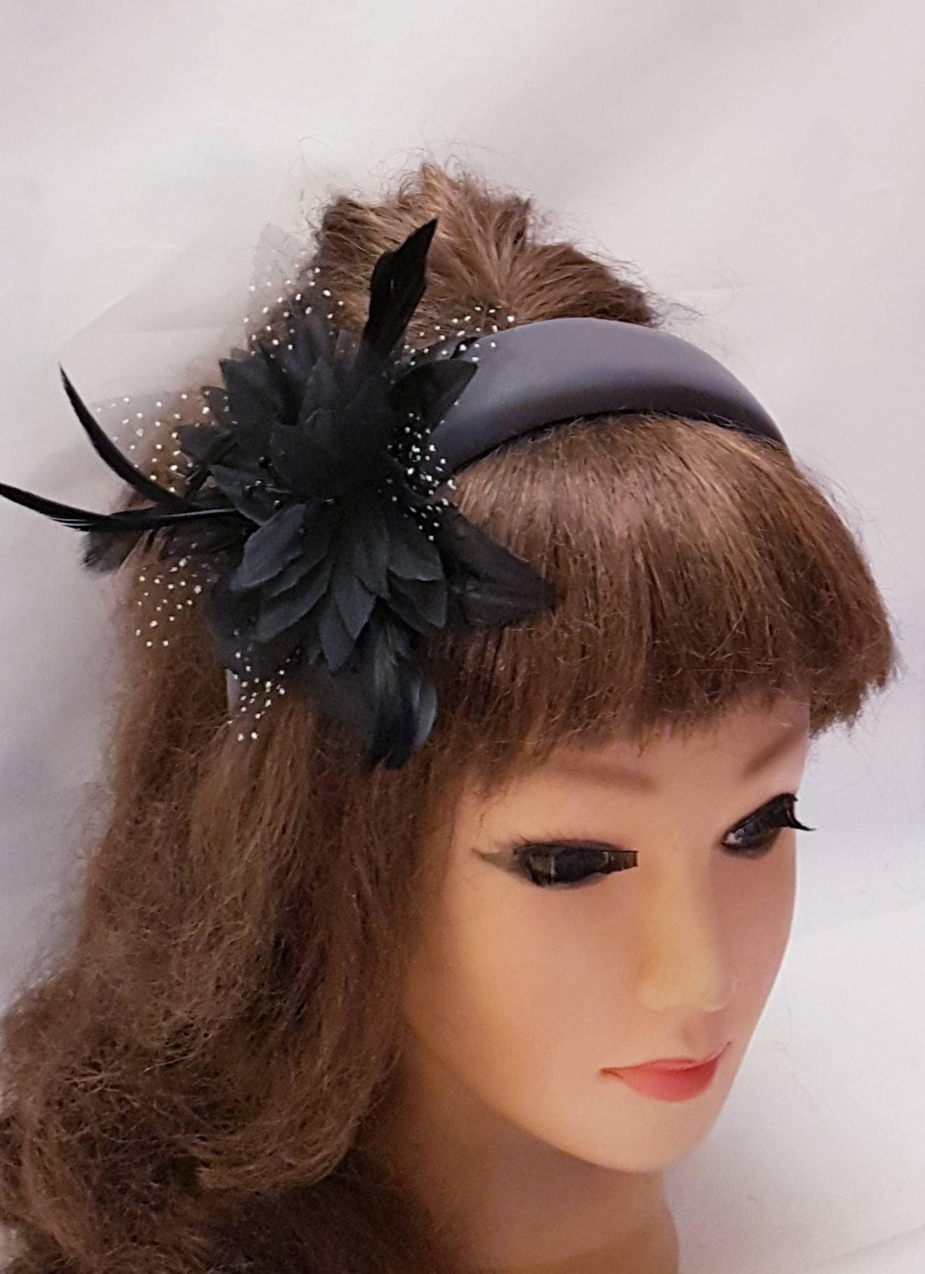 Bandeau rembourré en daim à plumes noires et grises pour cheveux fascinateurs, couronne de cheveux rembourrée, pour mariage, bal de fin d'année