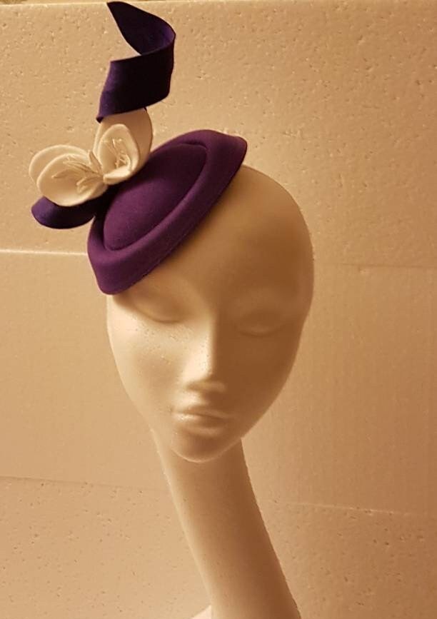 FASCINATOR,Purple hat fascinator Purple hat with White felt leaves, Ascot hat fascinator Wedding,Race,Cocktail hat Church hat fascinator