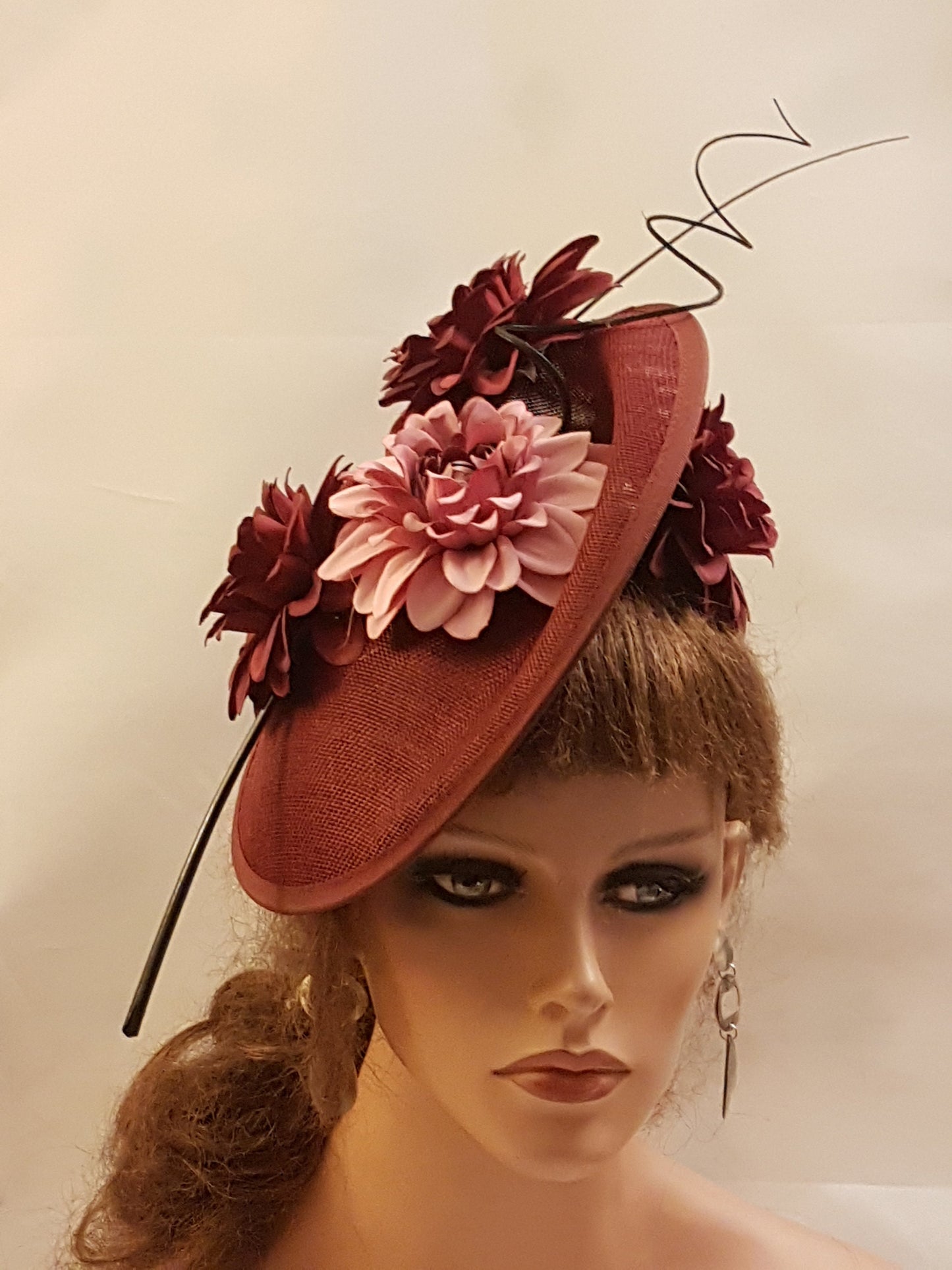 BURGUNDY/MAROON #FASCINATOR 40s50s Hatinator Burgundy hat Race Cocktail Ladies day Ascot Wedding hat long quil feather maroon hat fascinator