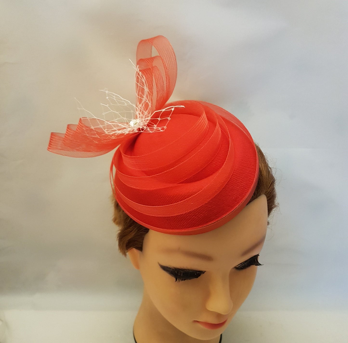 Hat fascinator Vintage 40s 50s Hat, Red hat, Red Fascinator Cocktail hat, Ascot Hat, Cocktail hat, wedding headpiece  Red Faux pillbox hat