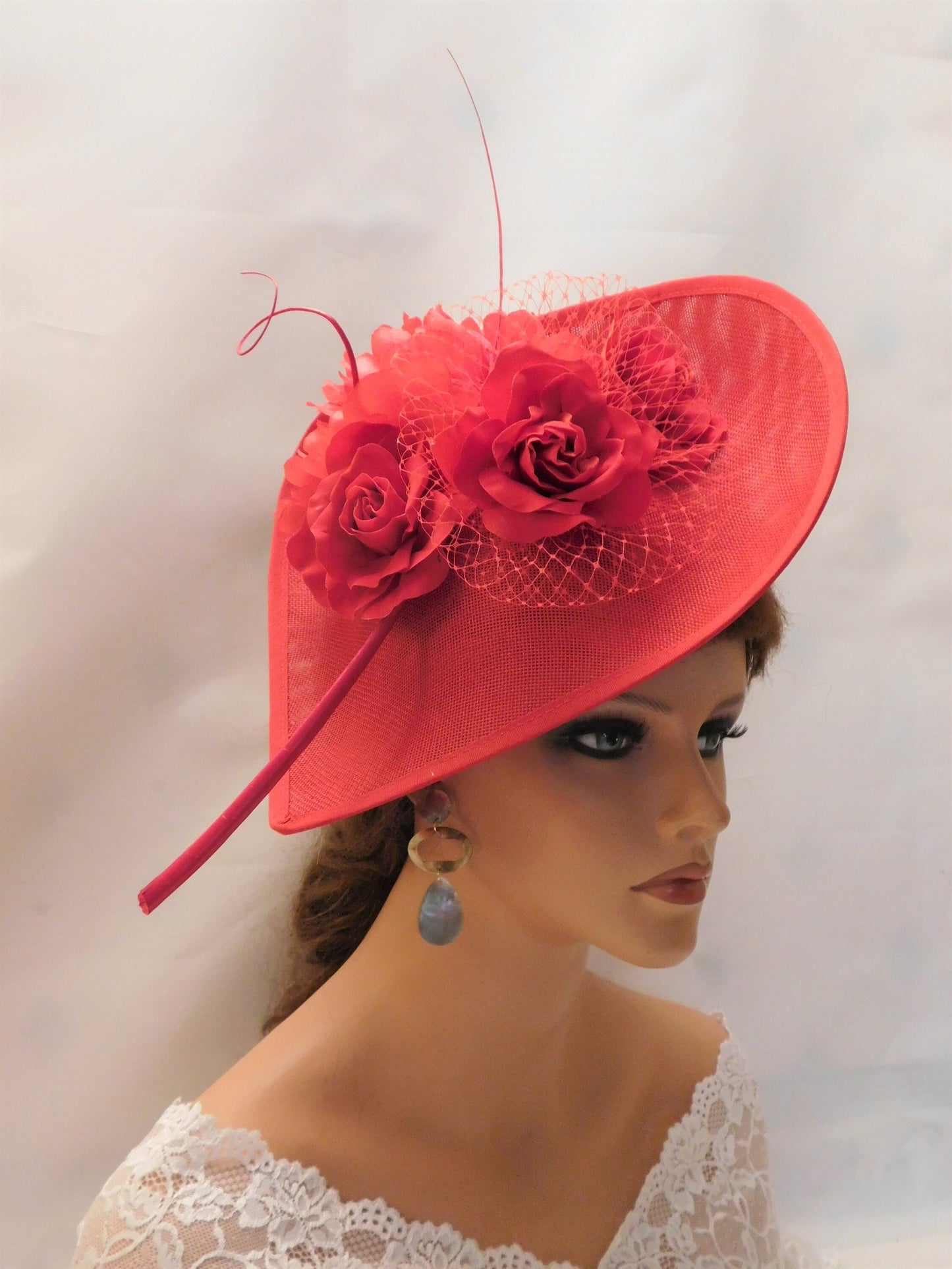 Chapeau fascinateur rouge, grand chapeau fascinateur à fleurs roses, Ascot Races Wedding Goodwood Hatinator Teardrop Fascinator Mère de la mariée - Chapeau du marié