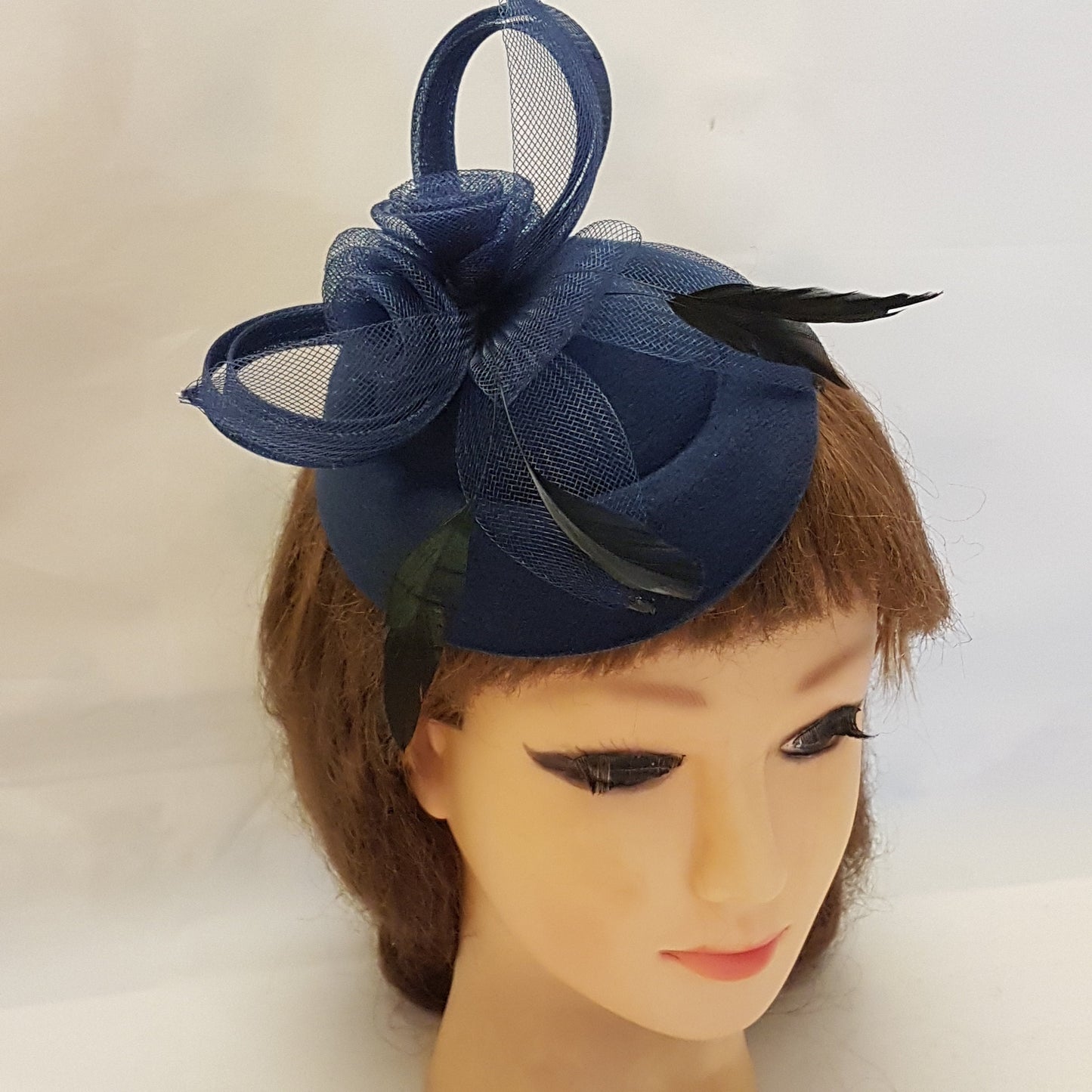 NAVY BLUE FASCINATOR, 40s 50s Navy blue Hat fascinator #Blue Feather hat fascinator, Race,Cocktail, Ladies day, Ascot hat Feather flower hat