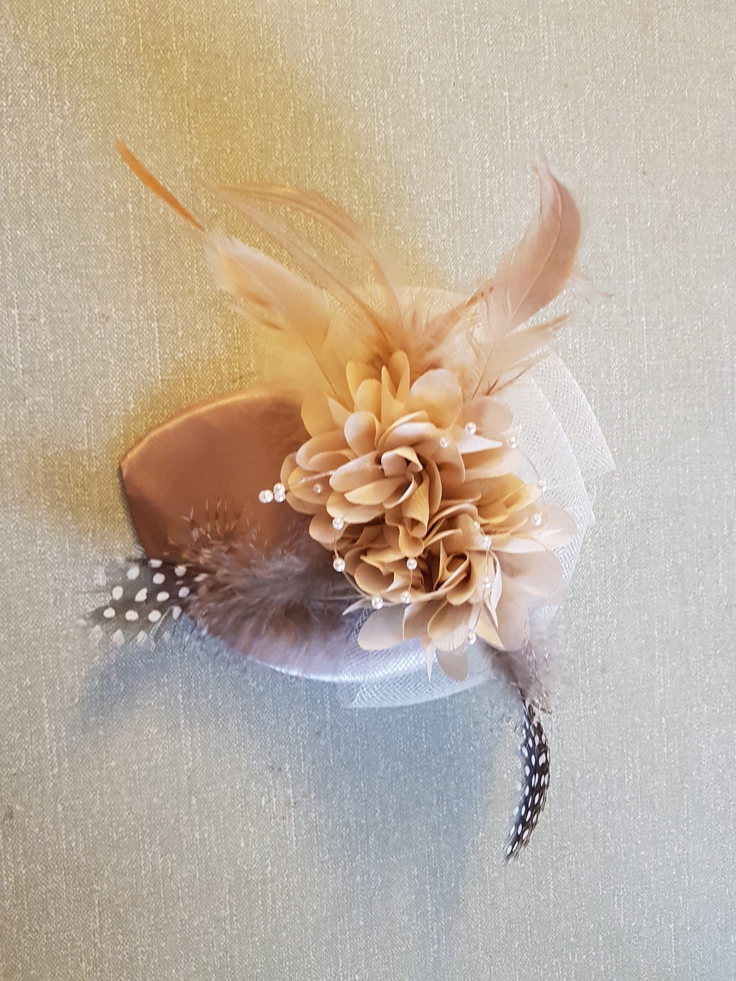 Feather fascinator hat, Vintage 40s 50s Teardrop Hat, Antique Champagne hat, Fascinator, wedding hat, Ascot Race Cocktail  teardrop hat