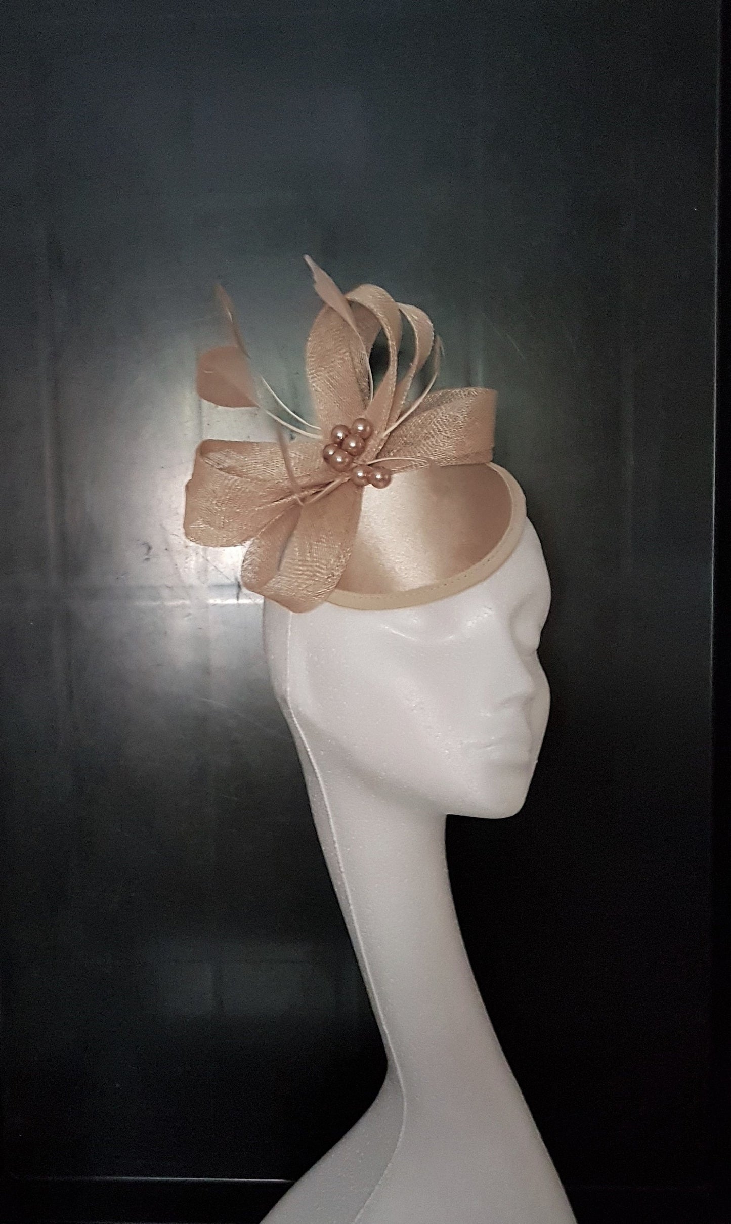 Fascinateur gris argenté, champagne, ivoire, rose, bleu marine. Derby Kentecy, Royal Ascot, chapeau d'église de cocktail de mariage Fascinateur de mère et de mariée/marié