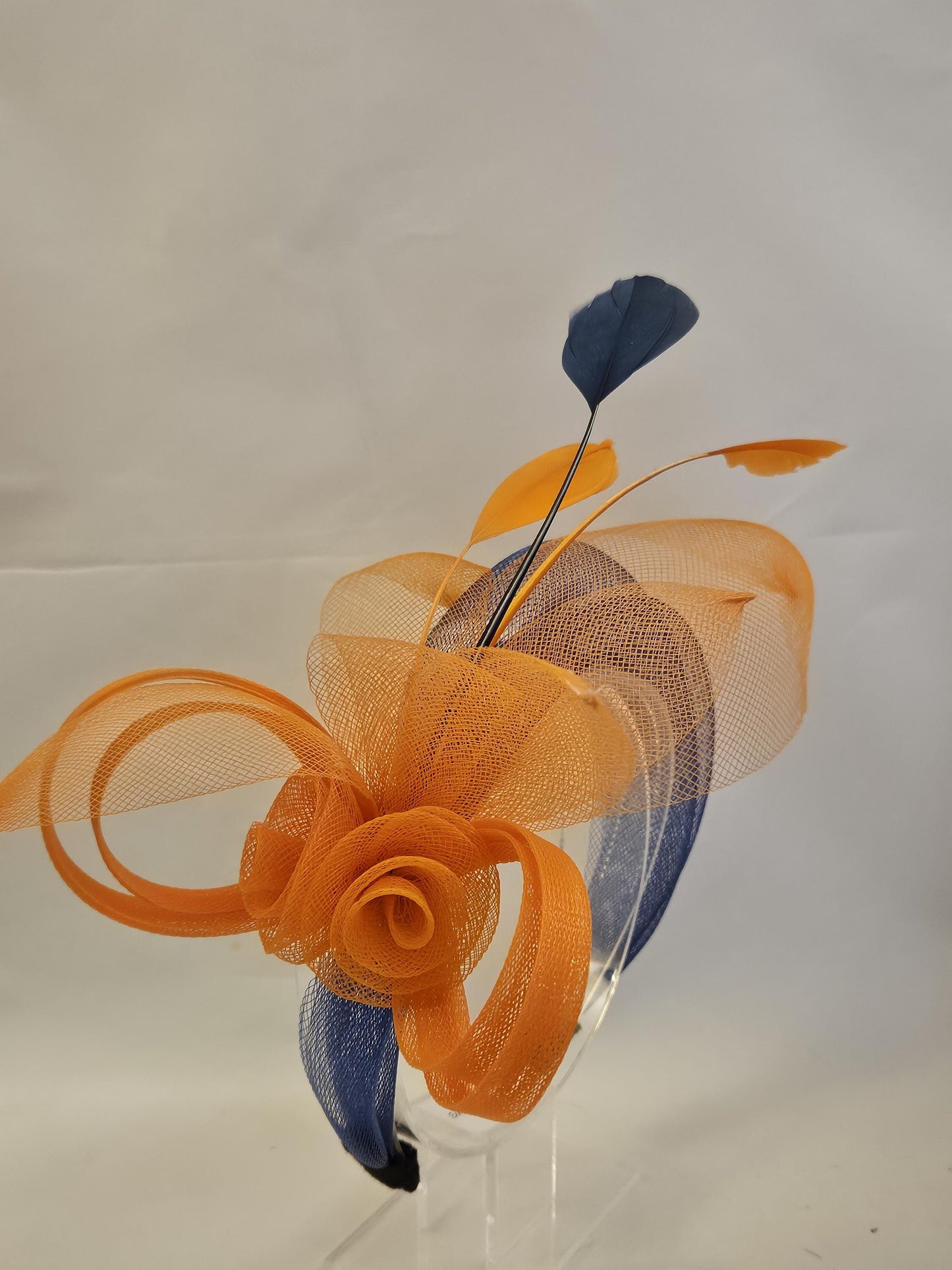 Bandeau de tête orange et bleu marine pour mariage, courses, Tea Party et occasions spéciales. Coiffe pour invité de mariage, pour mère de la mariée. Bandeau moderne