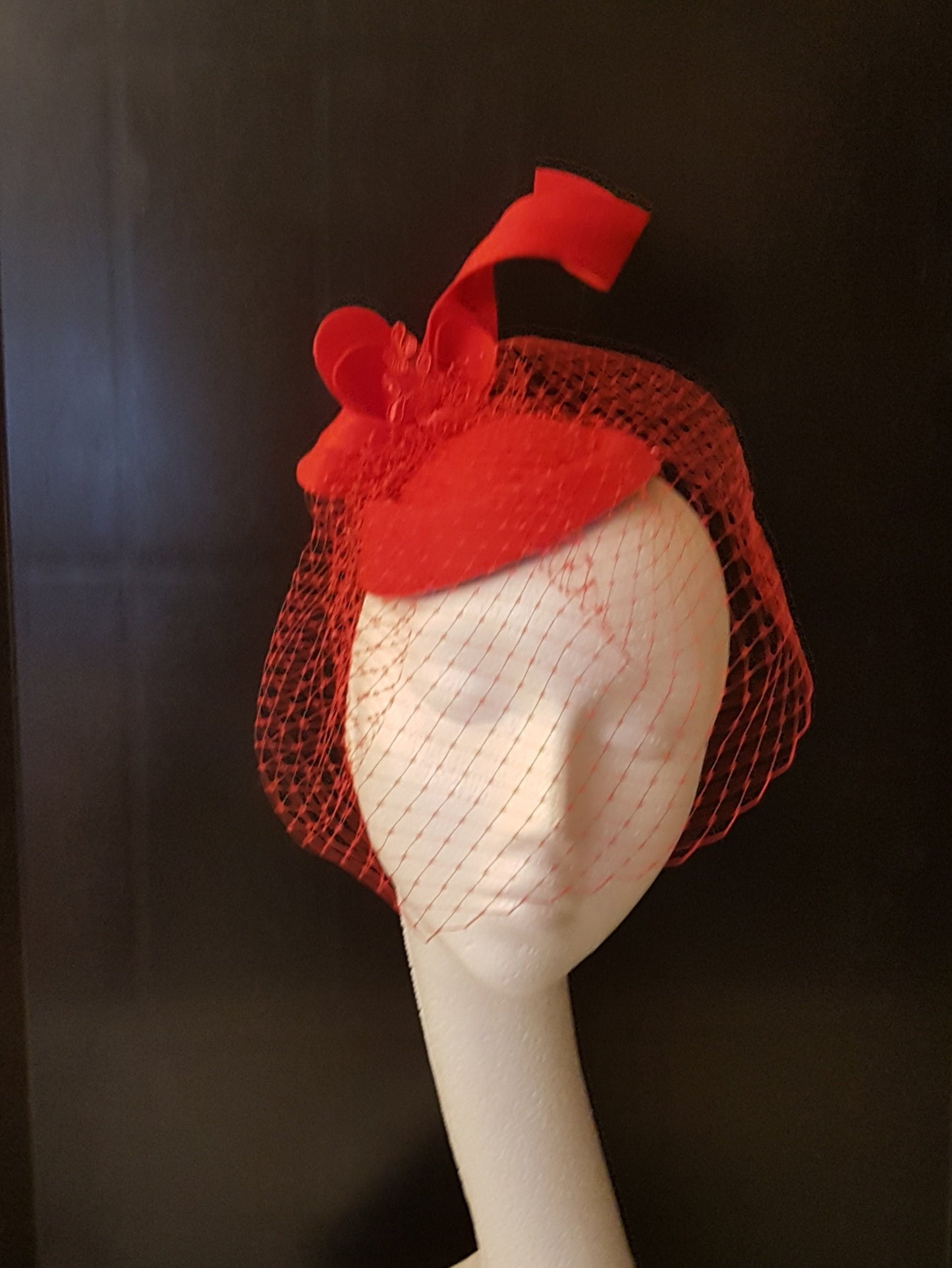 Fascinator, Red Hat fascinator #Red felt fascinator Birdcage veil hatinator. Ascot hat fascinator,Wedding, Race,Cocktail Church   fascinator