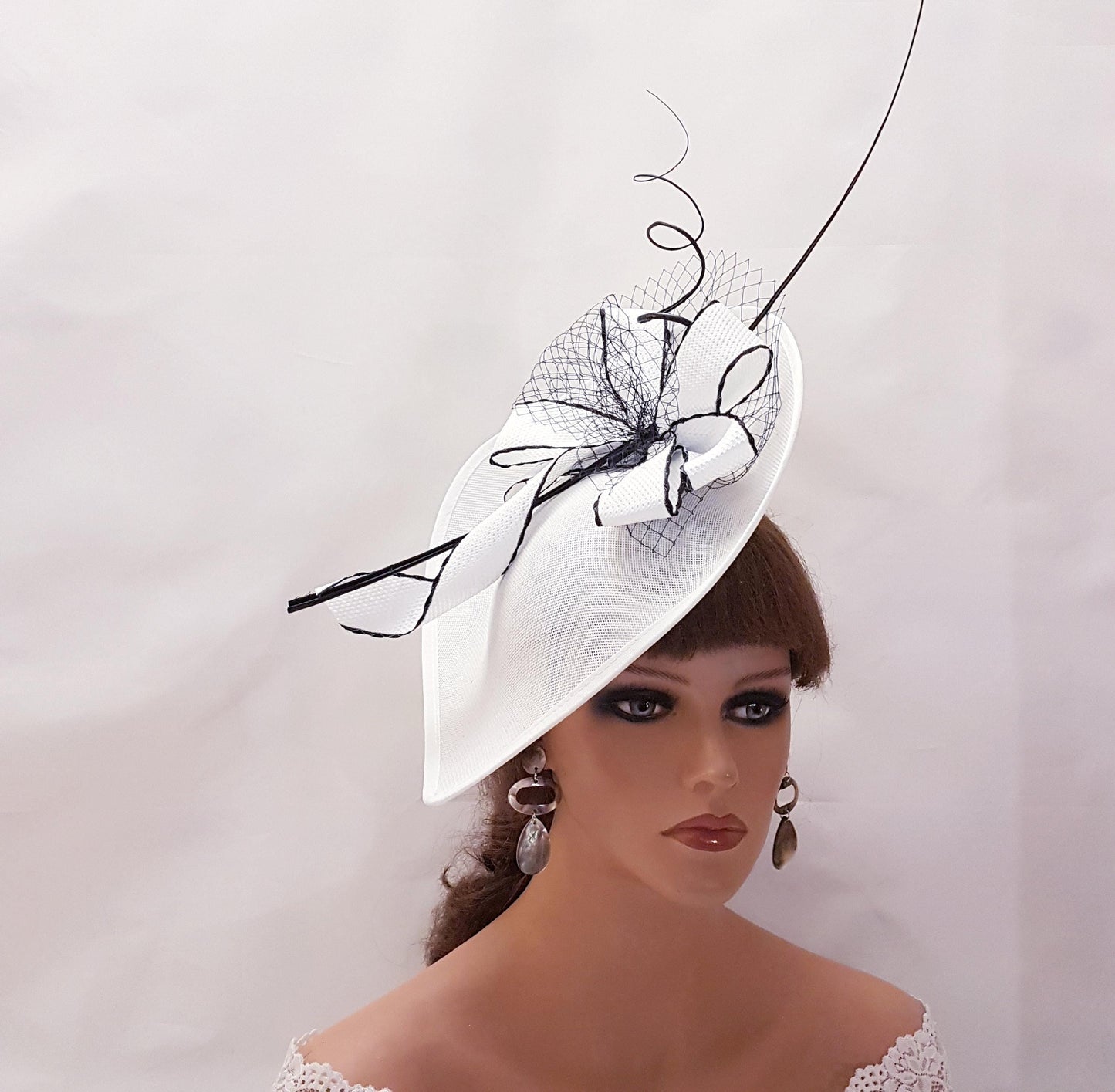 WHITE FASCINATOR HAT Long Quill Feather & French Netting Large Hatinator Wedding Ceremoney Cocktail Races Hat White and Black hat fascinator