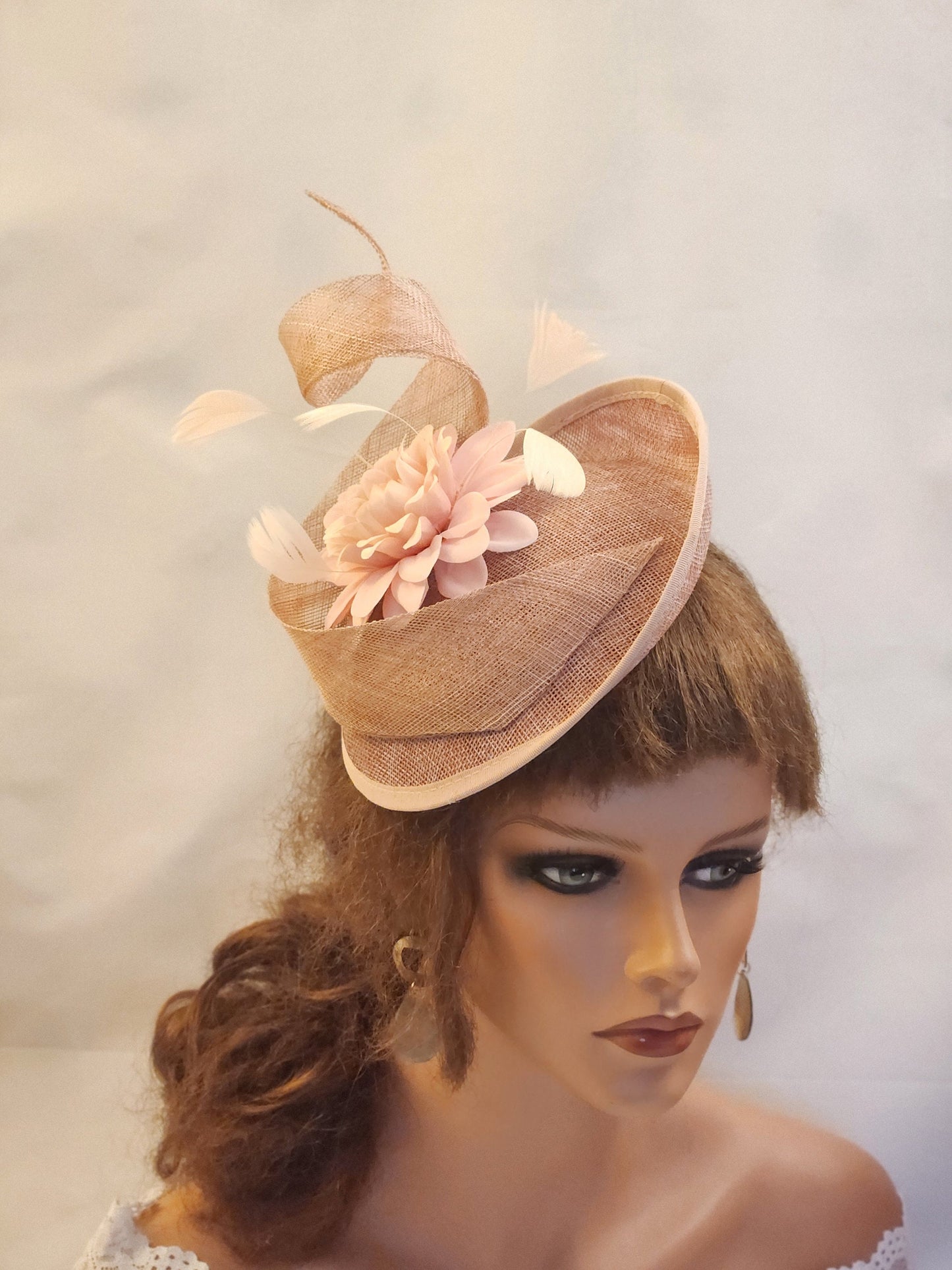 FASCINATOR, Dusty Peachy Pink Hat Fascinator,Wedding, Church hat, Goodwood,Kentucky derby hat, Cocktail Hat, ASCOT HAT ,Prom Hat Fascinator