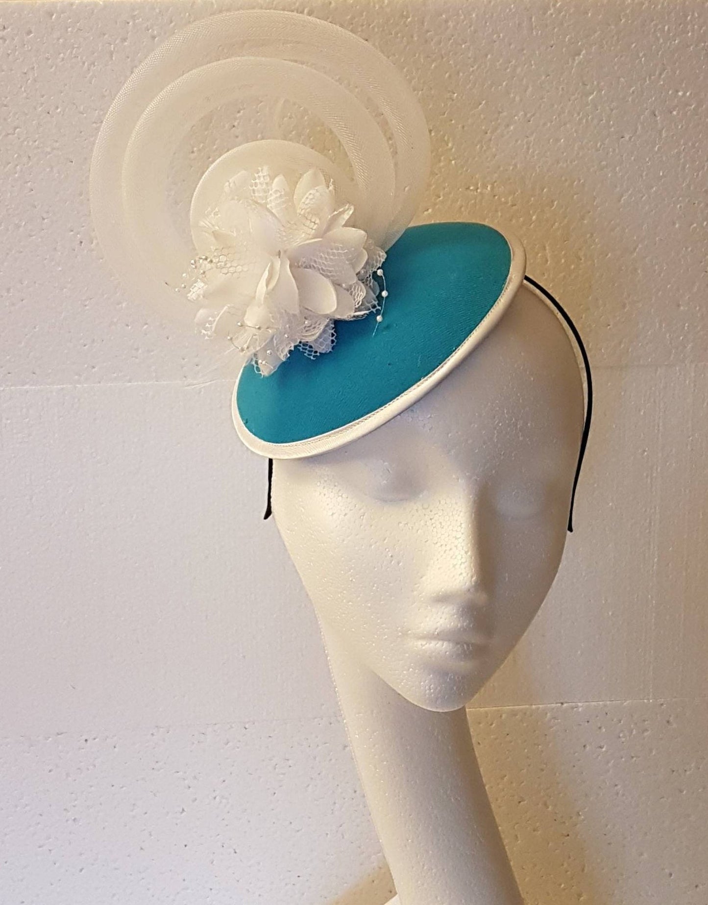 FASCINATOR,  40s 50s Blue Hat fascinator #BLUE & WHITE hat fascinator Wedding, Race,Cocktail hat, Ascot hat feather fascinator flower hat