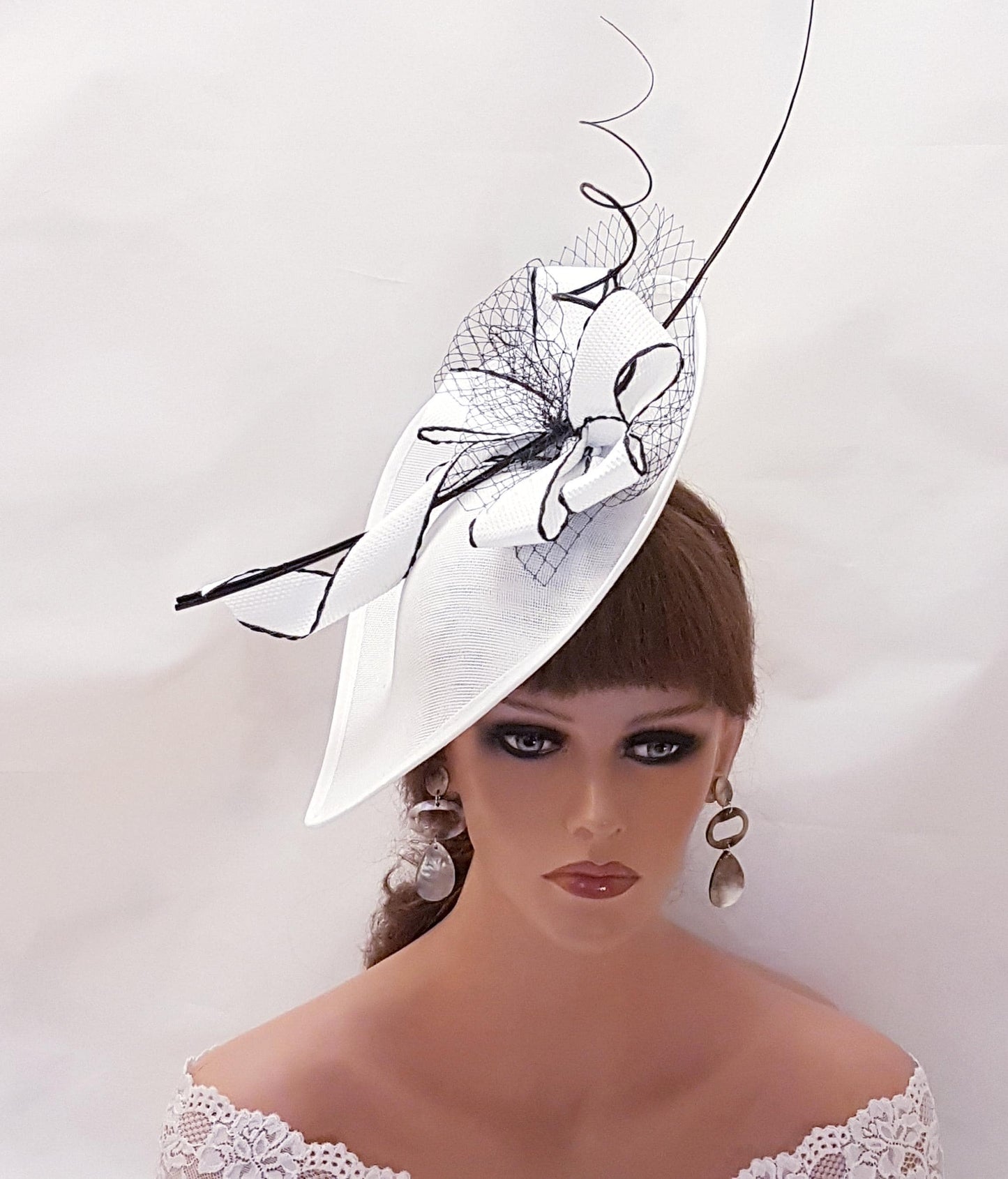 WHITE FASCINATOR HAT Long Quill Feather & French Netting Large Hatinator Wedding Ceremoney Cocktail Races Hat White and Black hat fascinator