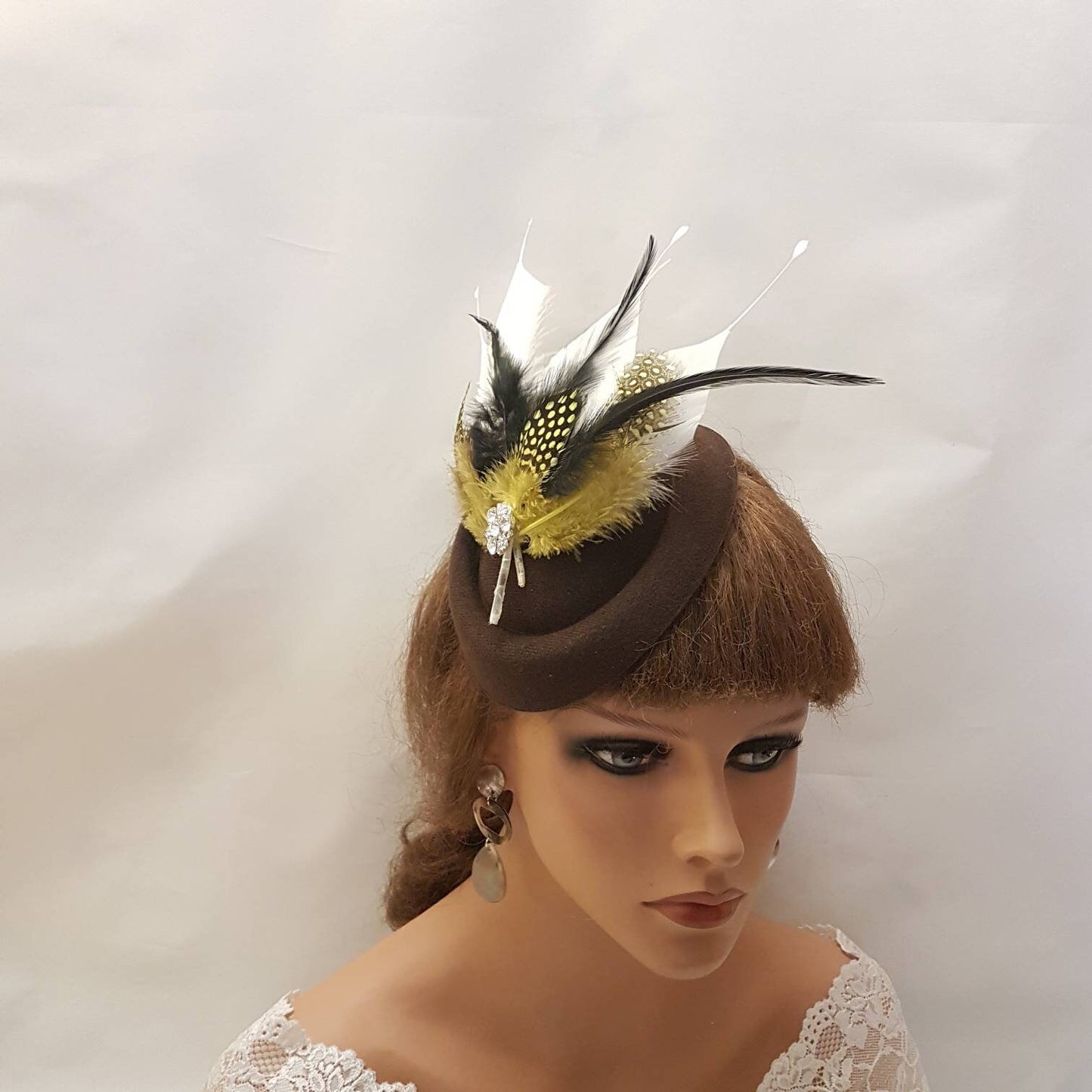 BROWN HAT Fascinator Pillbox Feather Hat Fascinator #Mustard Gold Black White Feathers Ascot Wedding Race Cocktail Church Hat Fascinator