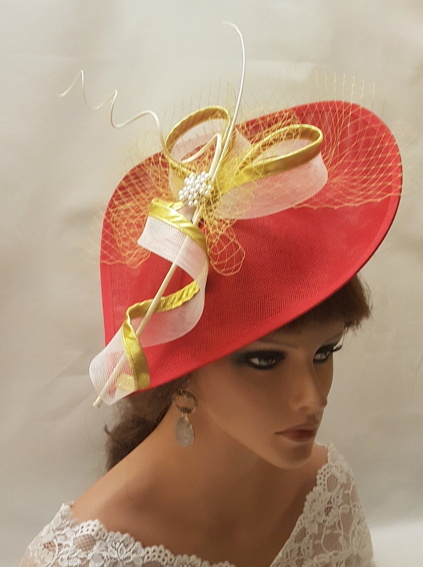 RED & GOLD Hat Fascinator Long Quill Feather Gold French Netting Wedding Ceremoney Hatinator Cocktail Ascot Mother of bride Groom Hatinator