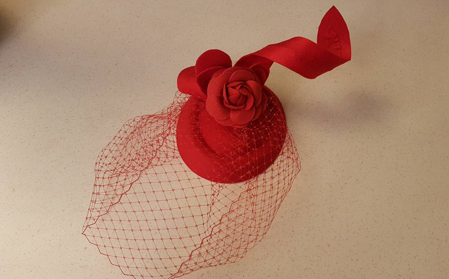 Fascinator Red Hat Birdcage veil #RED Felt pillbox hat Fascinator Bird cage veil Ascot hat fascinator Wedding Church party race  fascinator