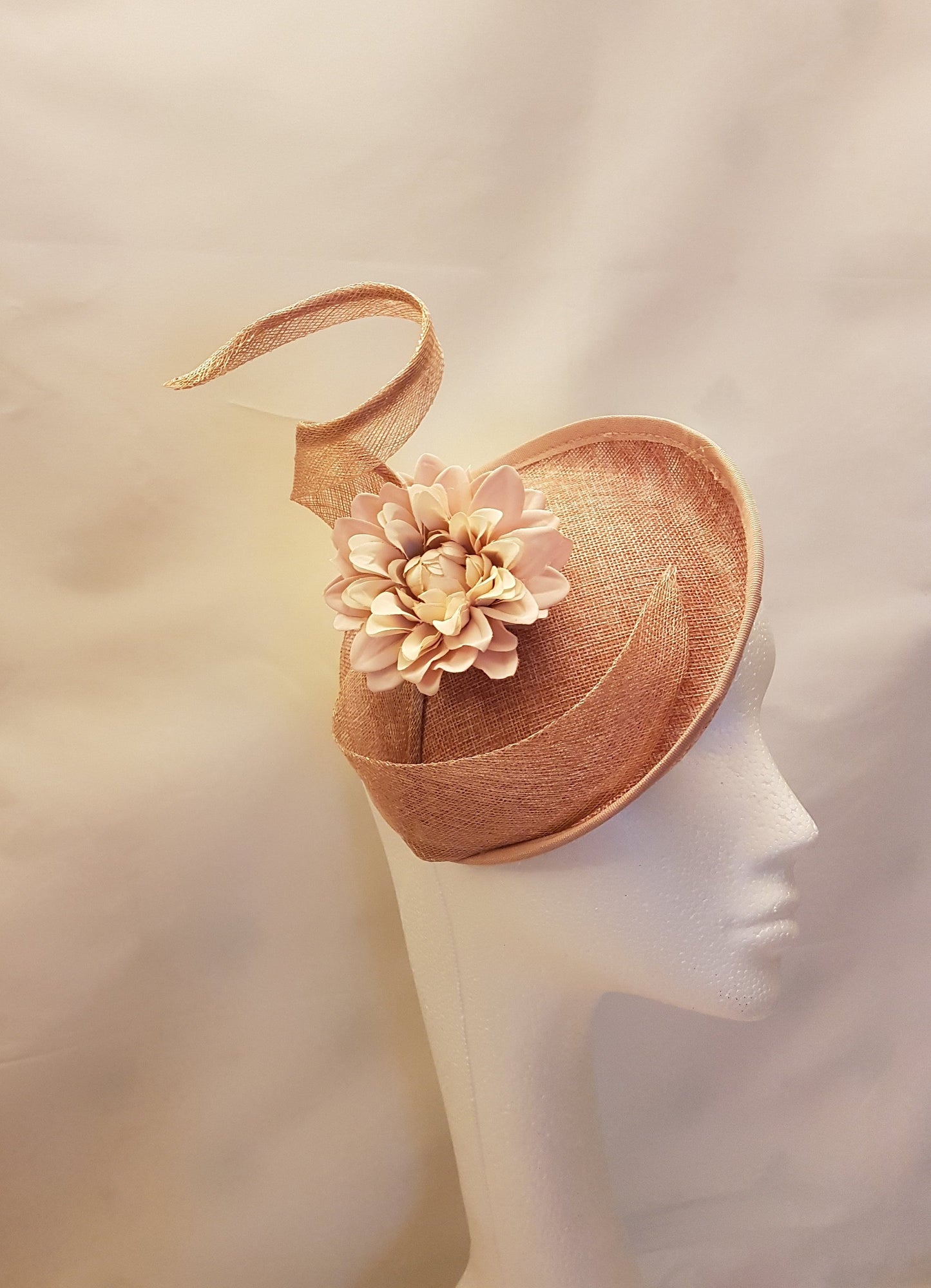 FASCINATOR, Dusty Peachy Pink Hat Fascinator,Wedding, Church hat, Goodwood,Kentucky derby hat, Cocktail Hat, ASCOT HAT ,Prom Hat Fascinator