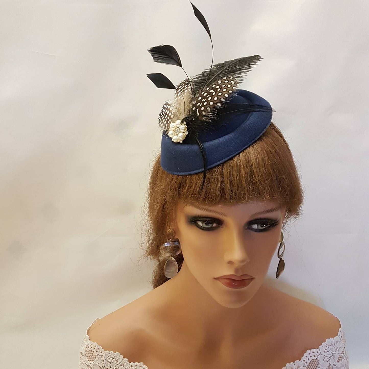 NAVY BLUE Hat FASCINATOR, 40,50s Hat fascinator # Blue hat fascinator,Ostritch,Spotty Gunia Feather hat Race,Cocktail,Ladies day,Ascot hat