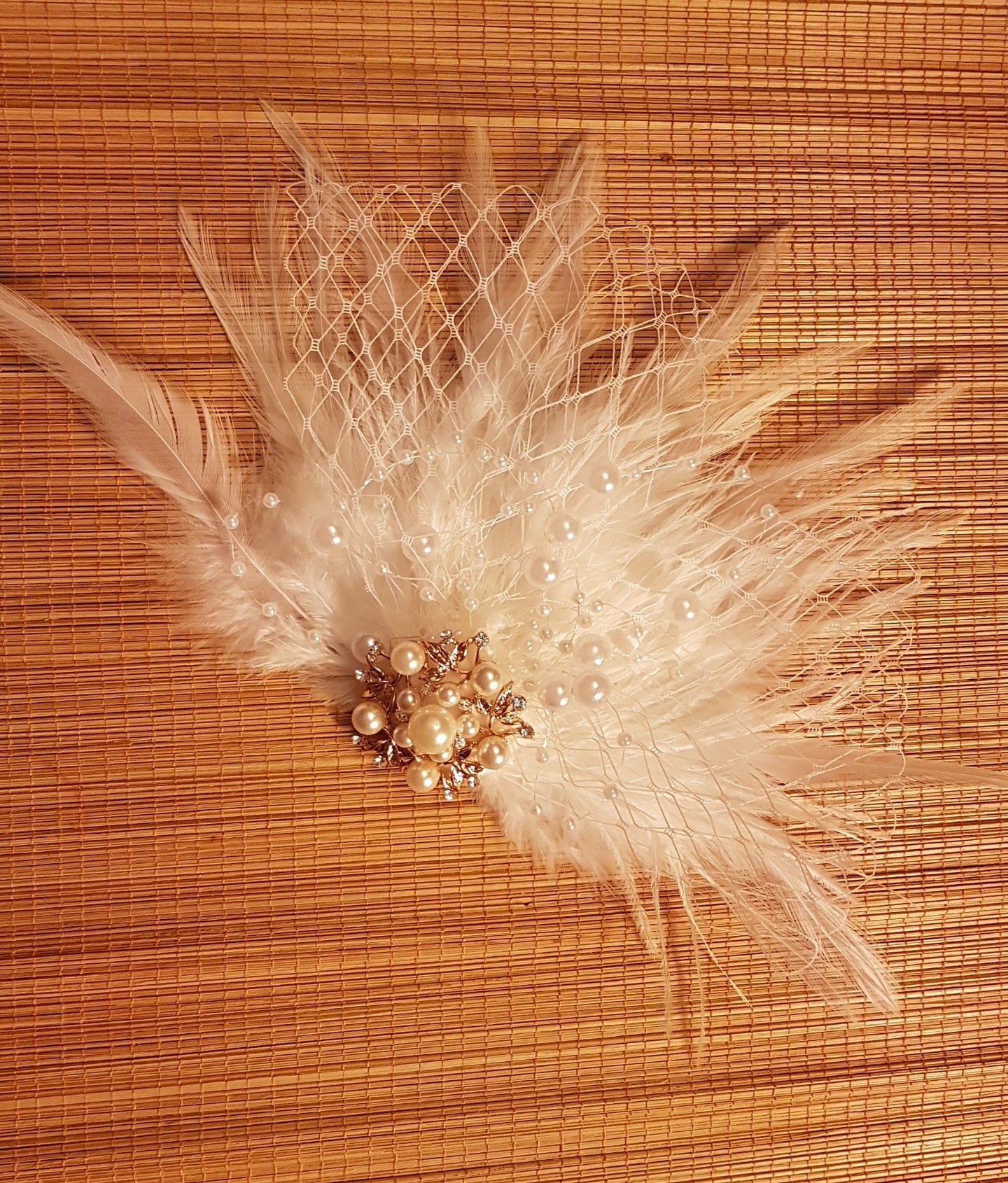 Pince à cheveux de mariée Fascinateur de plumes de mariée Accessoire de cheveux de mariage Peigne à cheveux en plumes de mariée Voile de cage à oiseaux Fascinateur de plumes