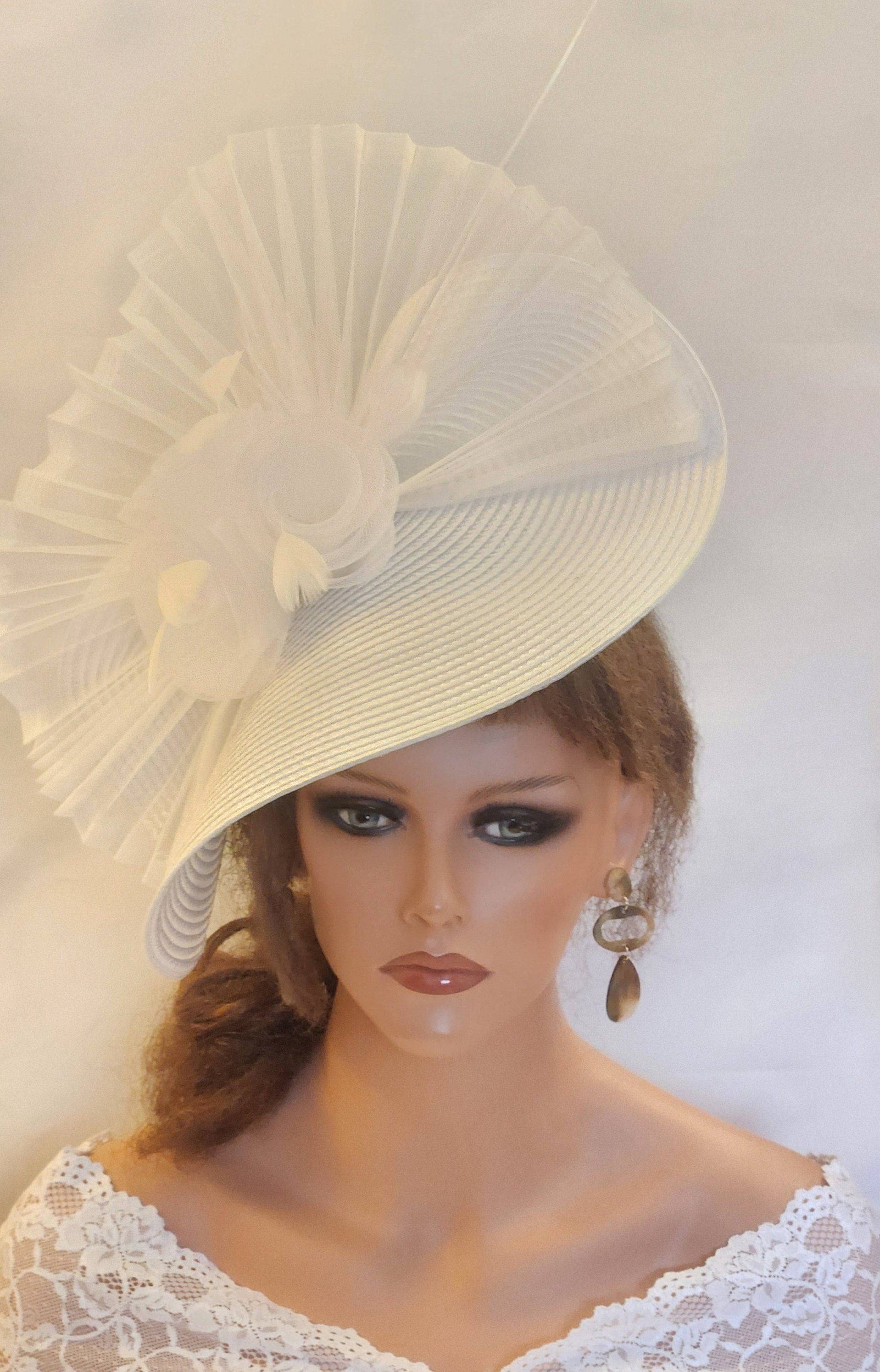 Wedding TeaParty hat Mother of Bride/Groom Hatinator Large White,Ivory fascinatorwith long Quil feather. Floral Church Derby Ascot Race 