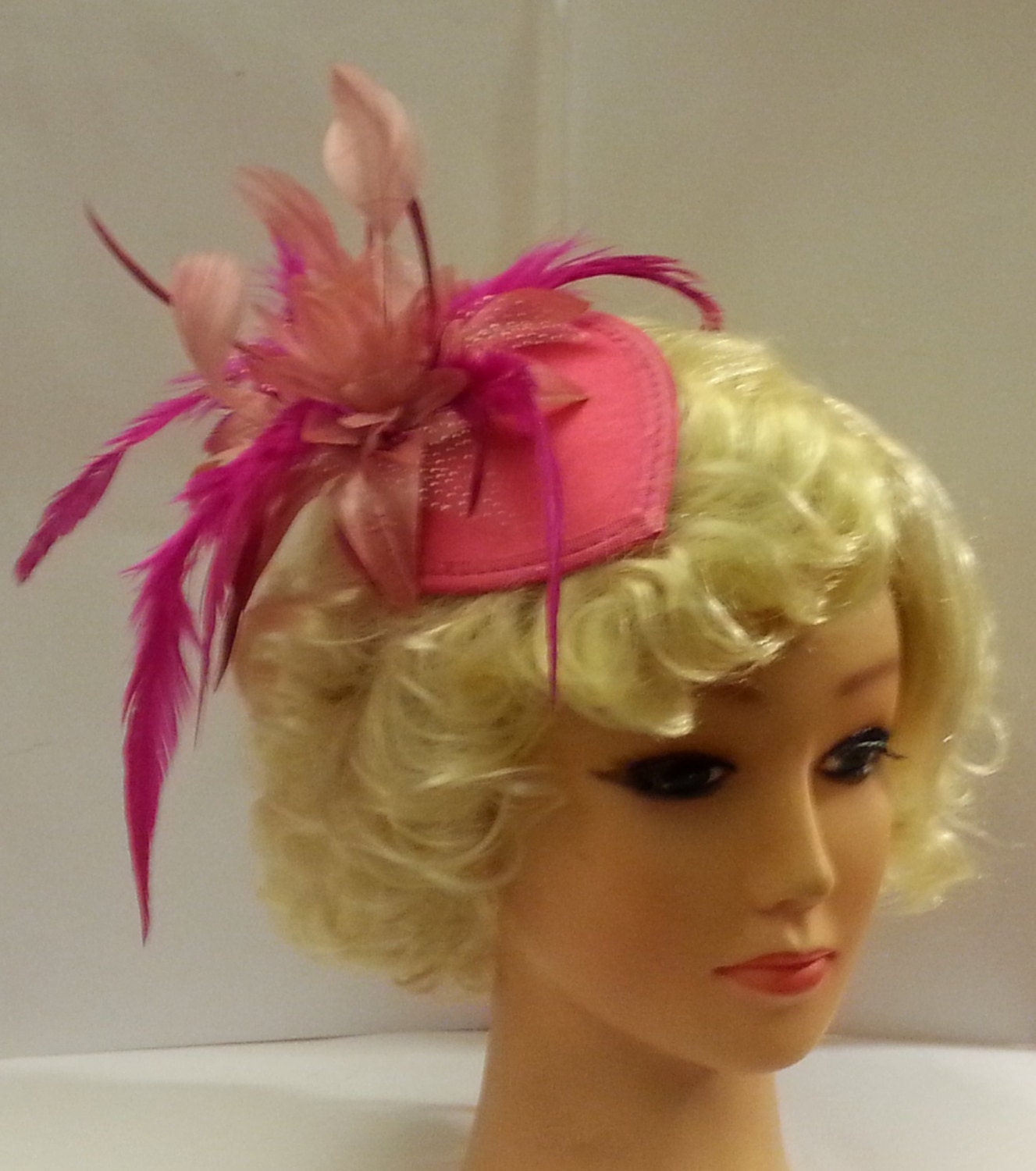 Vintage 1940s-50s Fascinator,  HOT PINK  Fascinator, Teardrop hat  fascinator,feather Fascinator, ladies hat fascinator,ascot fascinator