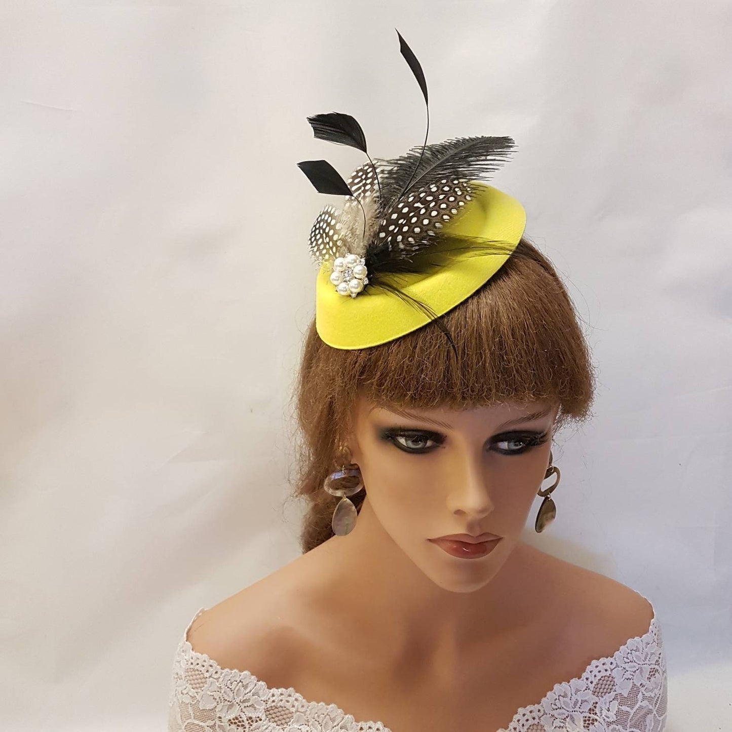 YELLOW HAT FASCINATOR,40s 50s #Yellow Hat fascinator.Ostrich feather,Spotty Gunia Feather hat Race,Cocktail,Ladies day,Ascot hat fascinator