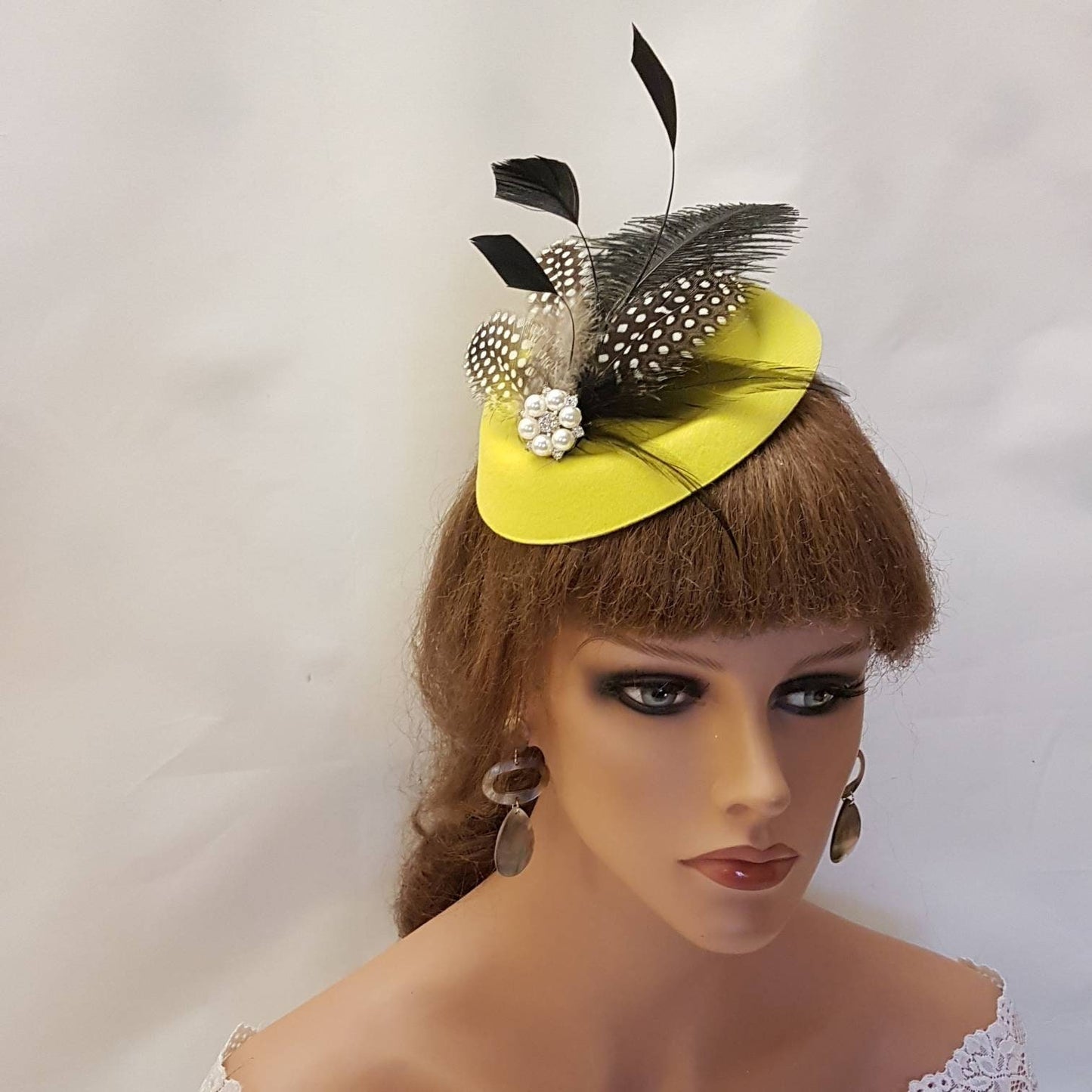 YELLOW HAT FASCINATOR,40s 50s #Yellow Hat fascinator.Ostrich feather,Spotty Gunia Feather hat Race,Cocktail,Ladies day,Ascot hat fascinator