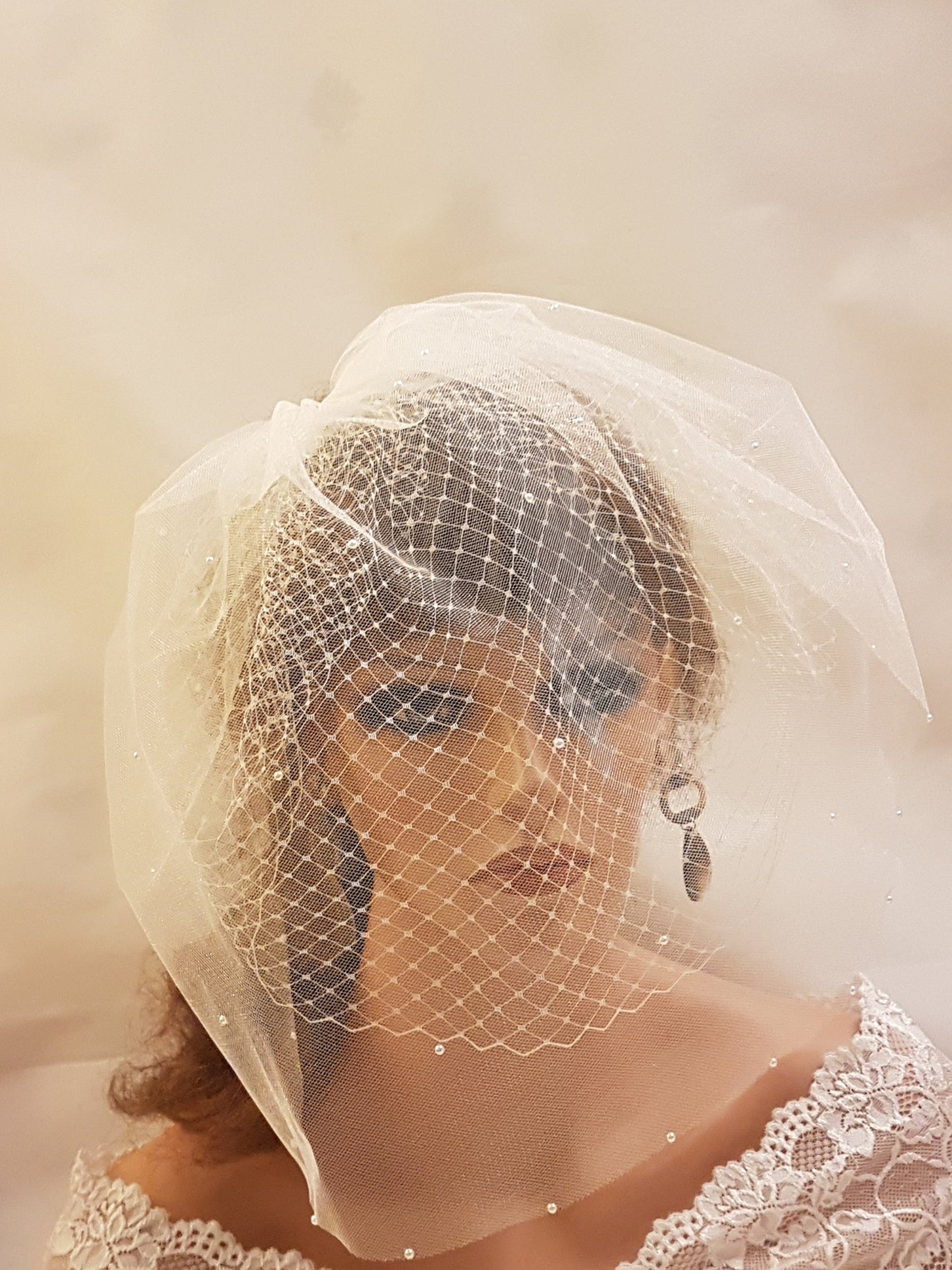 White, Ivory Tulle birdcage veil w Lace fascinator Diamonte Pearls Bridal veil Blusher veil Bandeaue veil