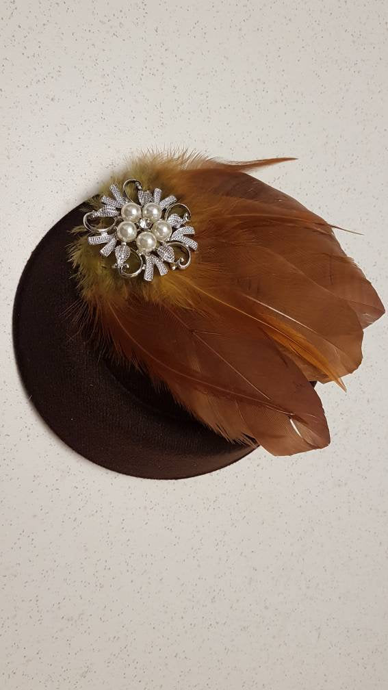 BROWN FASCINATOR, 40s 50s Brown Hat fascinator #Brown Feather hat fascinator,  Race,Cocktail,Ladies day,Ascot hat Brown feather hat