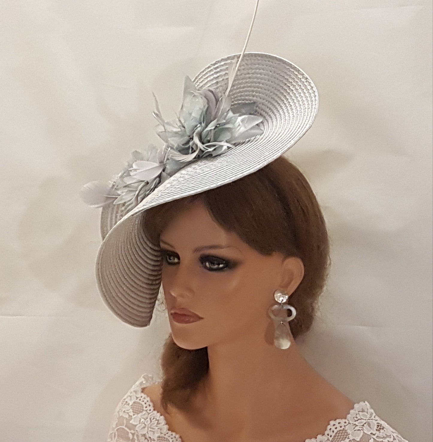 SILVER GREY HAT Fascinator, Large saucer hatinator with  long Quil Floral hat. Church, Derby, Ascot, Wedding, TeaParty hat. Mother of Bride/Groom Hatinator